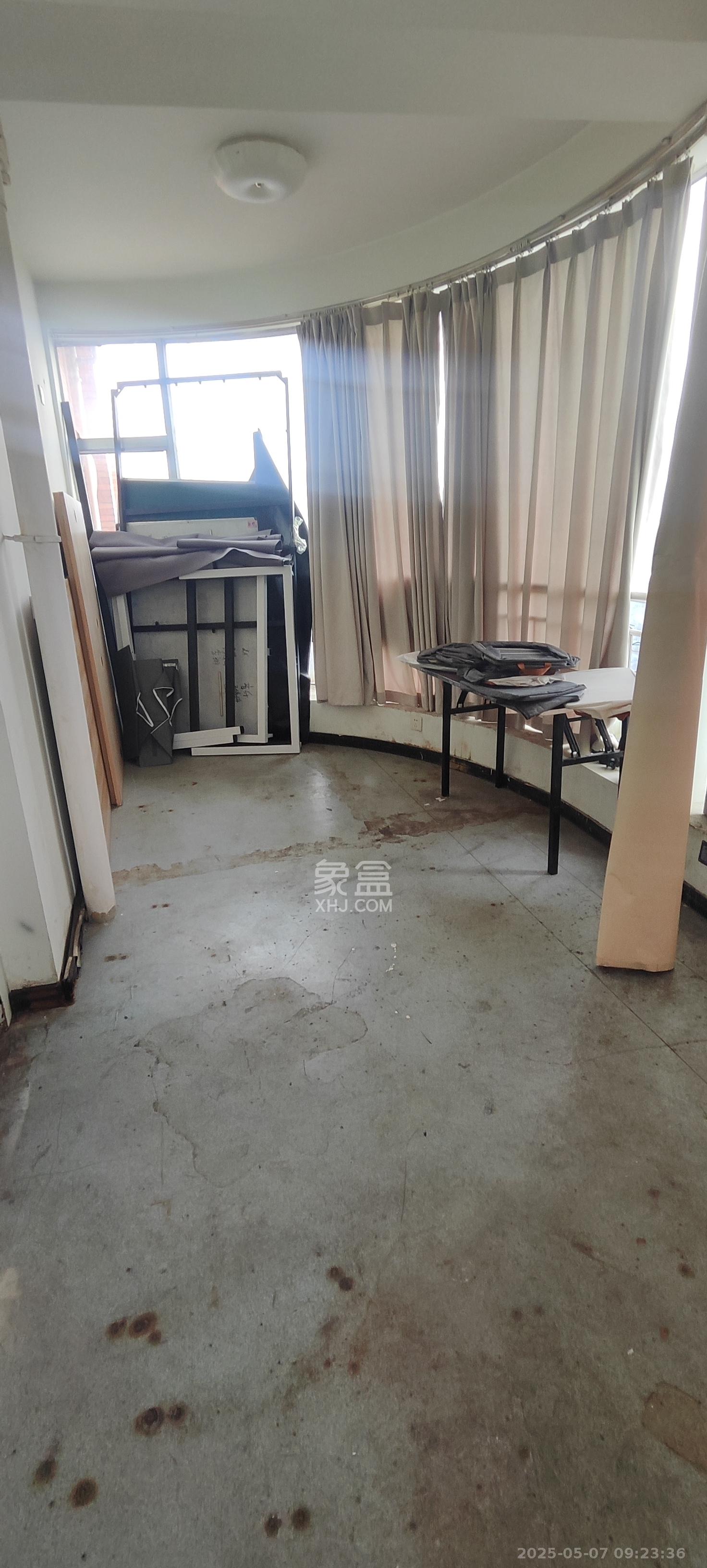 都市阳光大厦 3室2厅1卫 5000.0元/月 都市阳光大厦 3室2厅1卫 5000.0元/月室内图