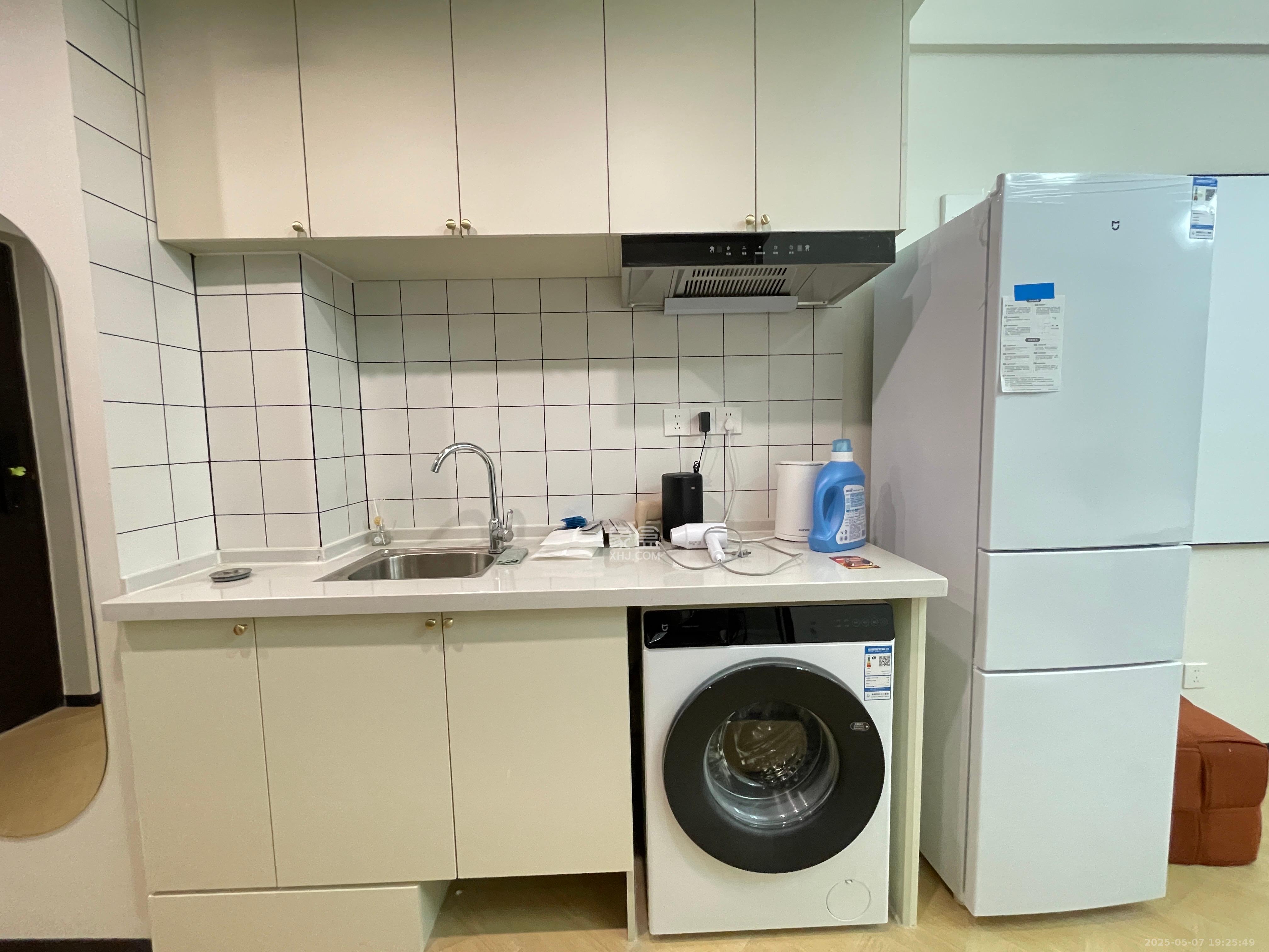 华润置地中心 1室1厅1卫 2500.0元/月 华润置地中心 1室1厅1卫 2500.0元/月室内图