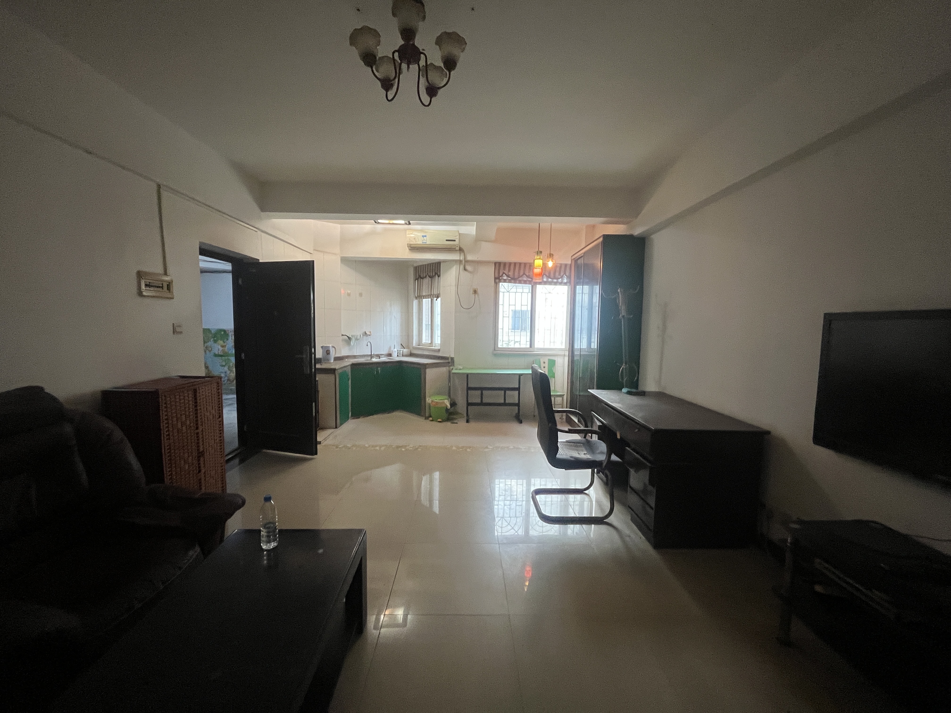 南玻公寓 2室1厅1卫 65.0万 南玻公寓 2室1厅1卫 65.0万客厅