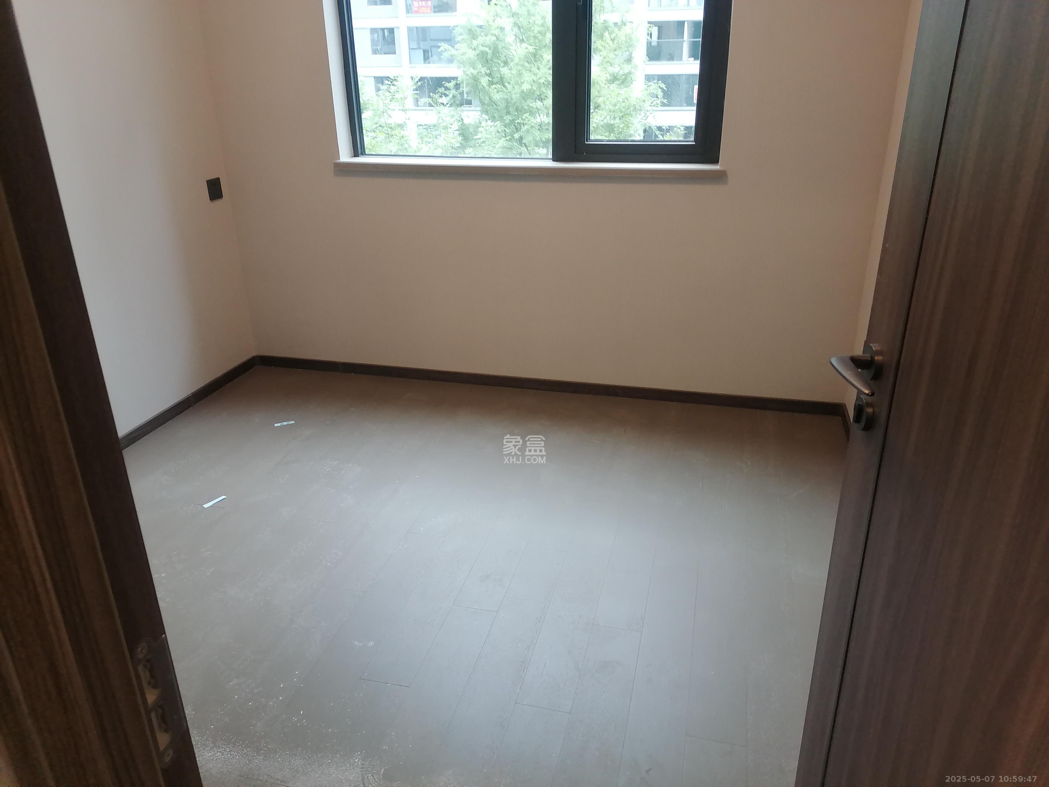 龙湖舜山府  4室2厅2卫   3500.00元/月室内图