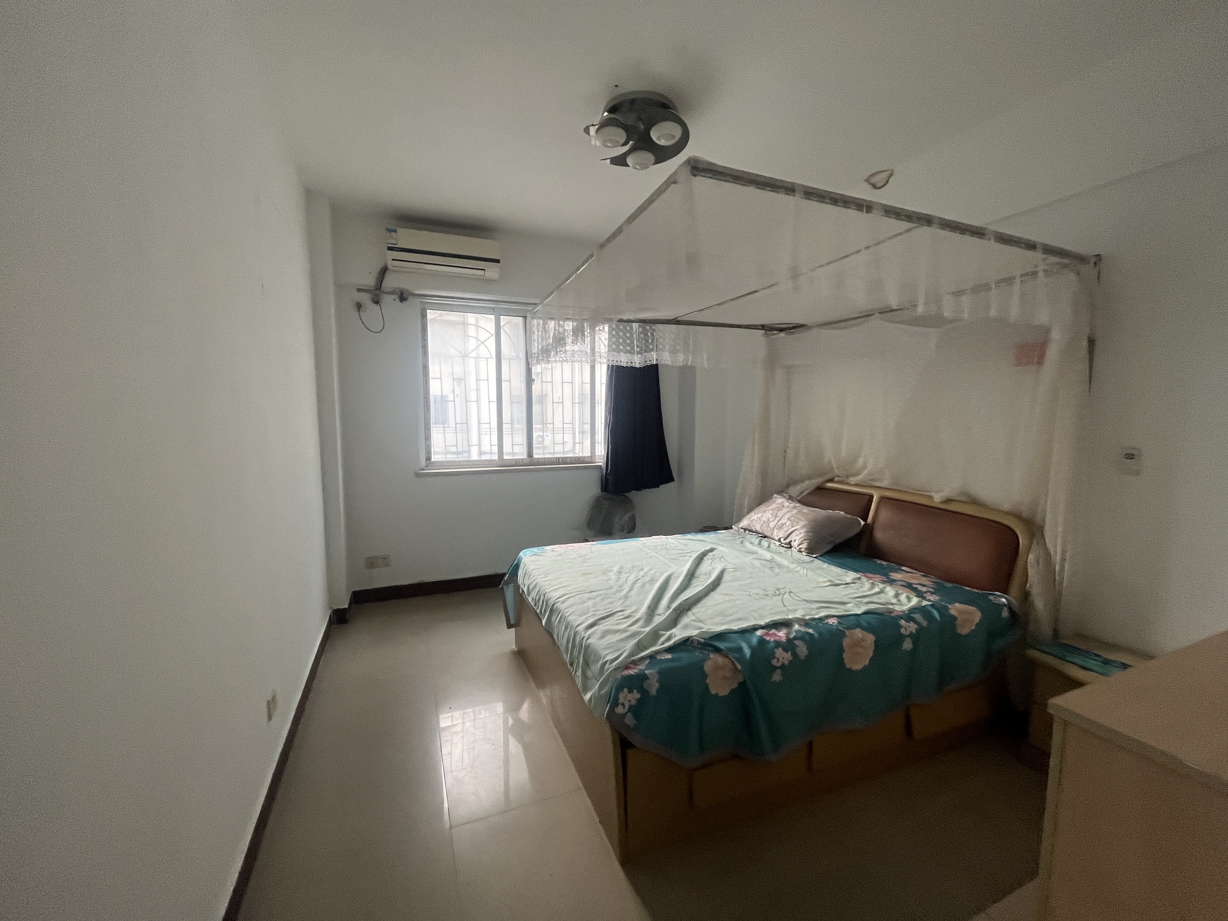 南玻公寓 2室1厅1卫 65.0万 南玻公寓 2室1厅1卫 65.0万客厅