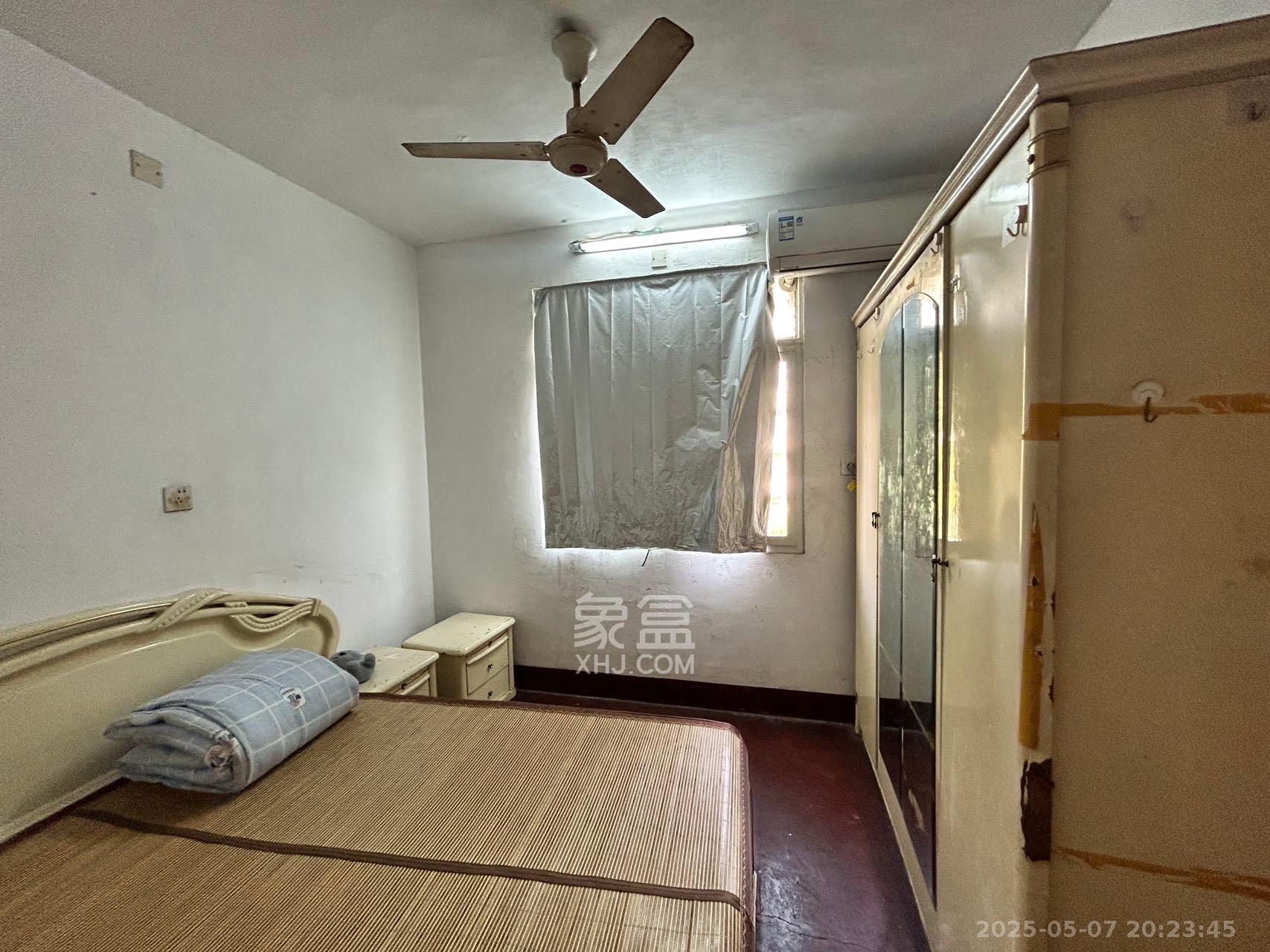 植物油宿舍  2室1厅1卫    1700.0元/月 植物油宿舍  2室1厅1卫    1700.0元/月室内图