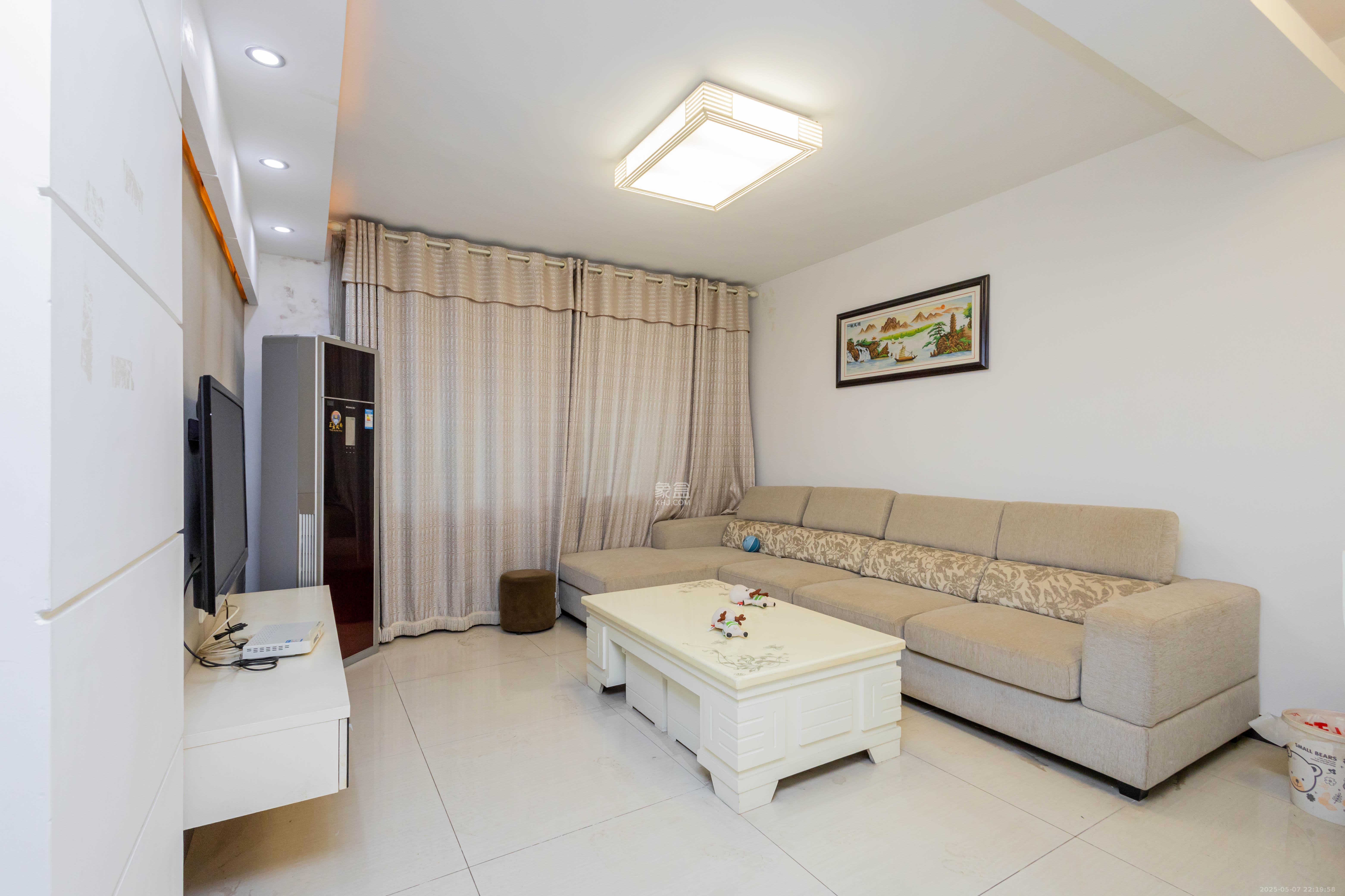 东岸锦城(东方人家)  2室1厅1卫    42.8万 东岸锦城(东方人家)  2室1厅1卫    42.8万客厅