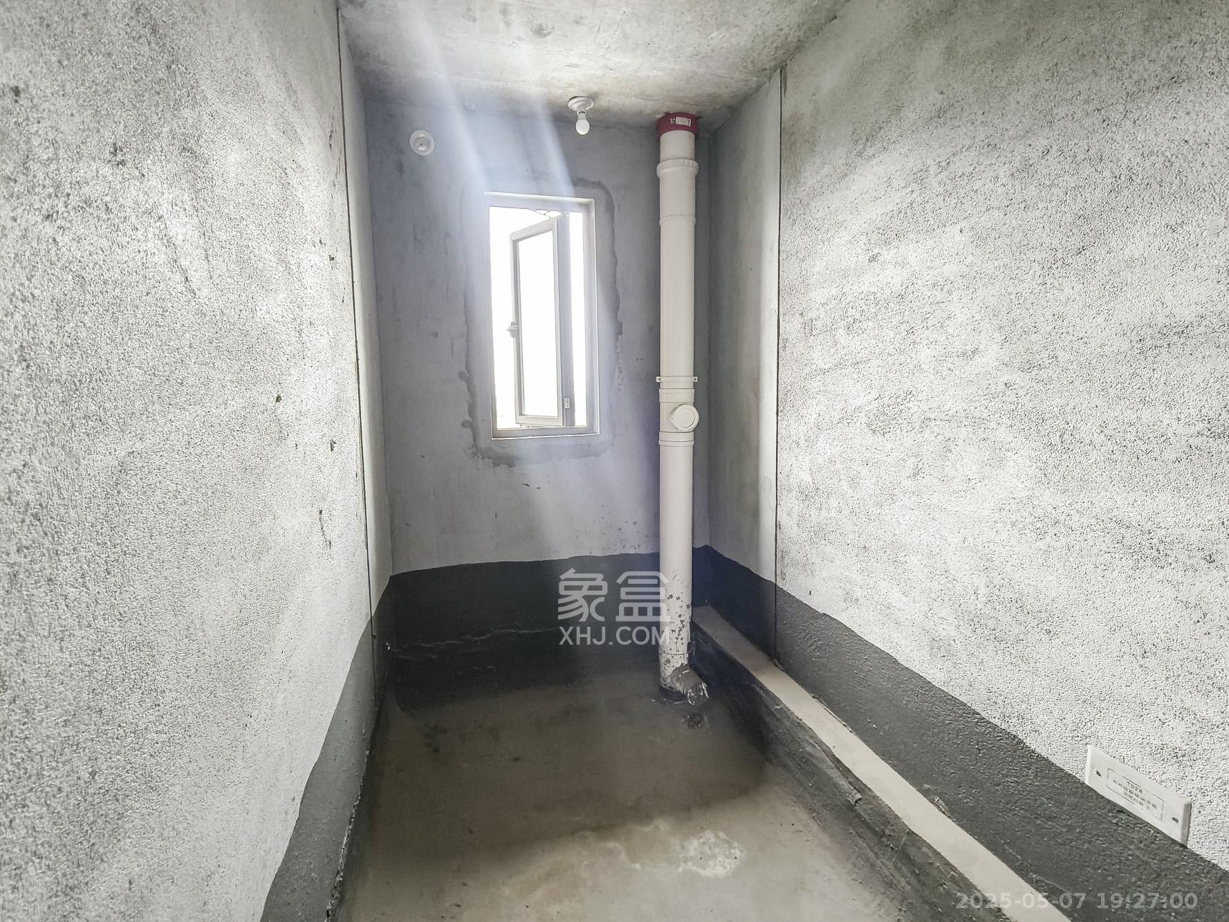 爱情公望府 4室2厅2卫 88.0万 爱情公望府 4室2厅2卫 88.0万卫生间