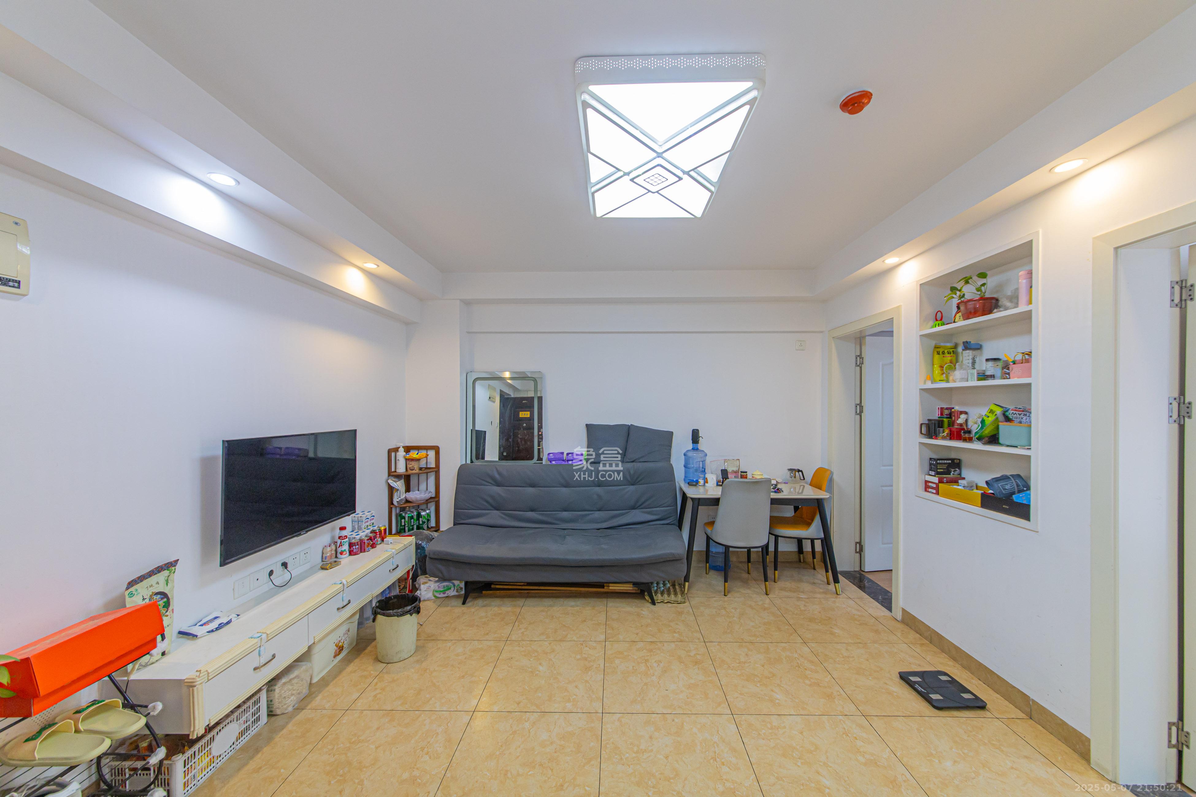 中建芙蓉嘉苑  2室1厅1卫    39.8万 中建芙蓉嘉苑  2室1厅1卫    39.8万客厅