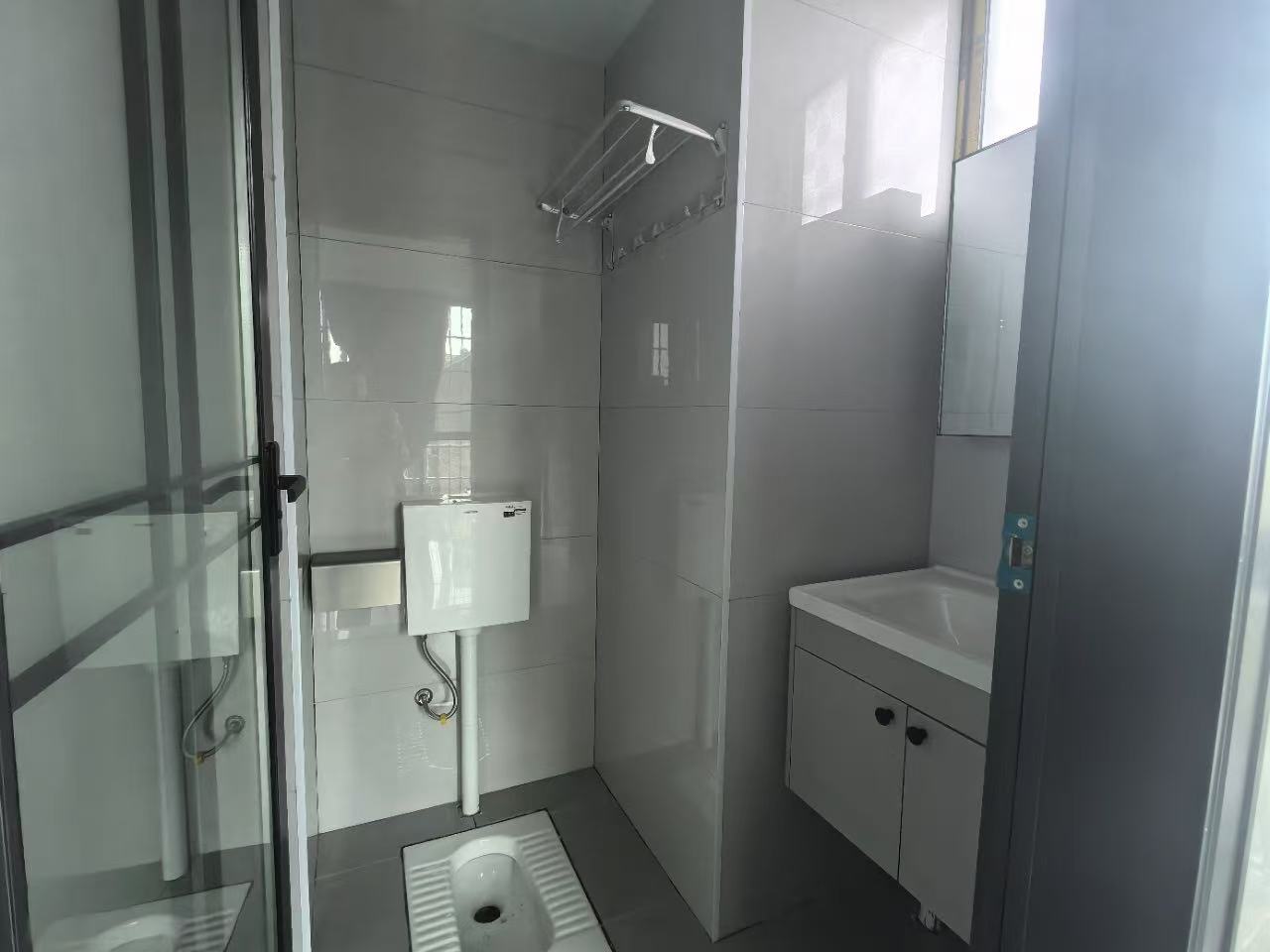 长湖新村  2室2厅2卫   1500.00元/月室内图