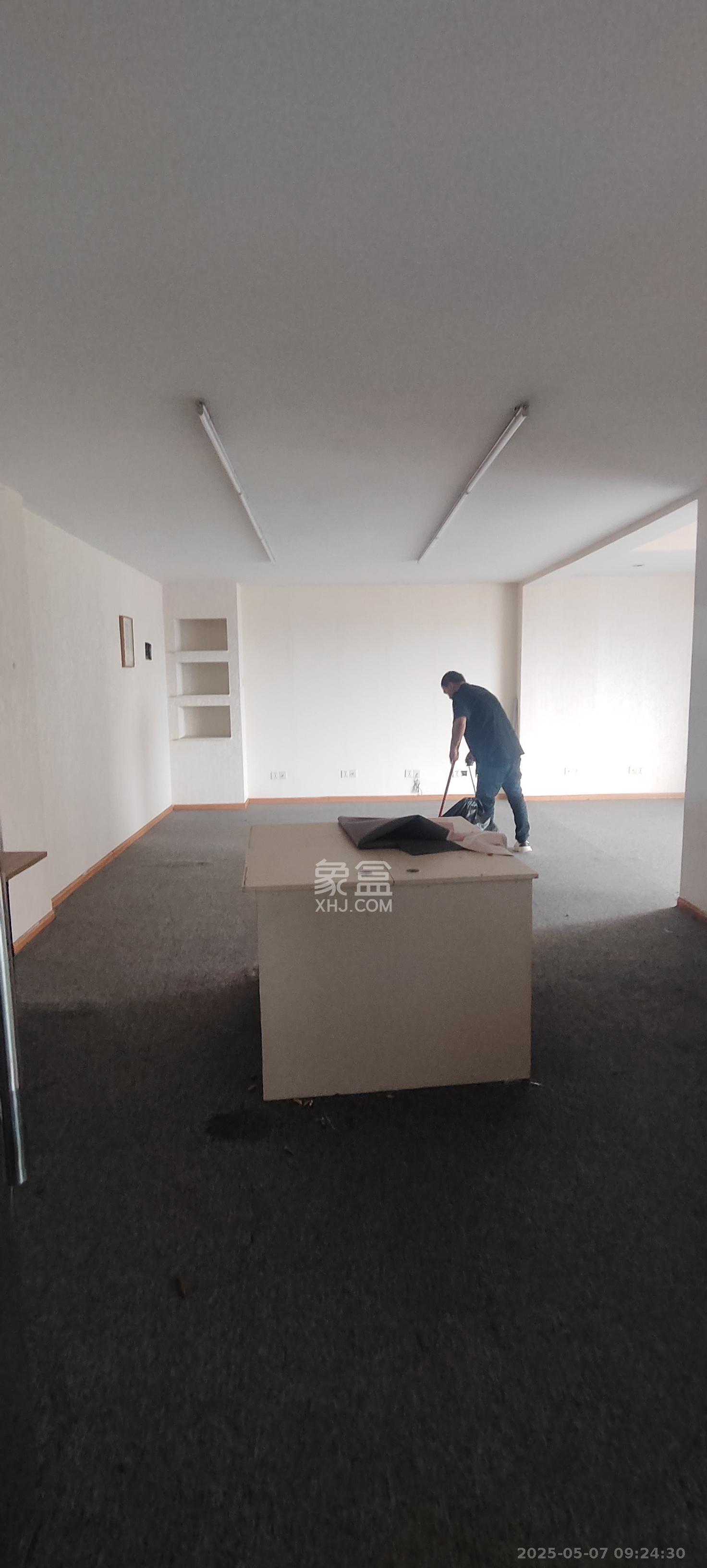 都市阳光大厦 3室2厅1卫 5000.0元/月 都市阳光大厦 3室2厅1卫 5000.0元/月室内图