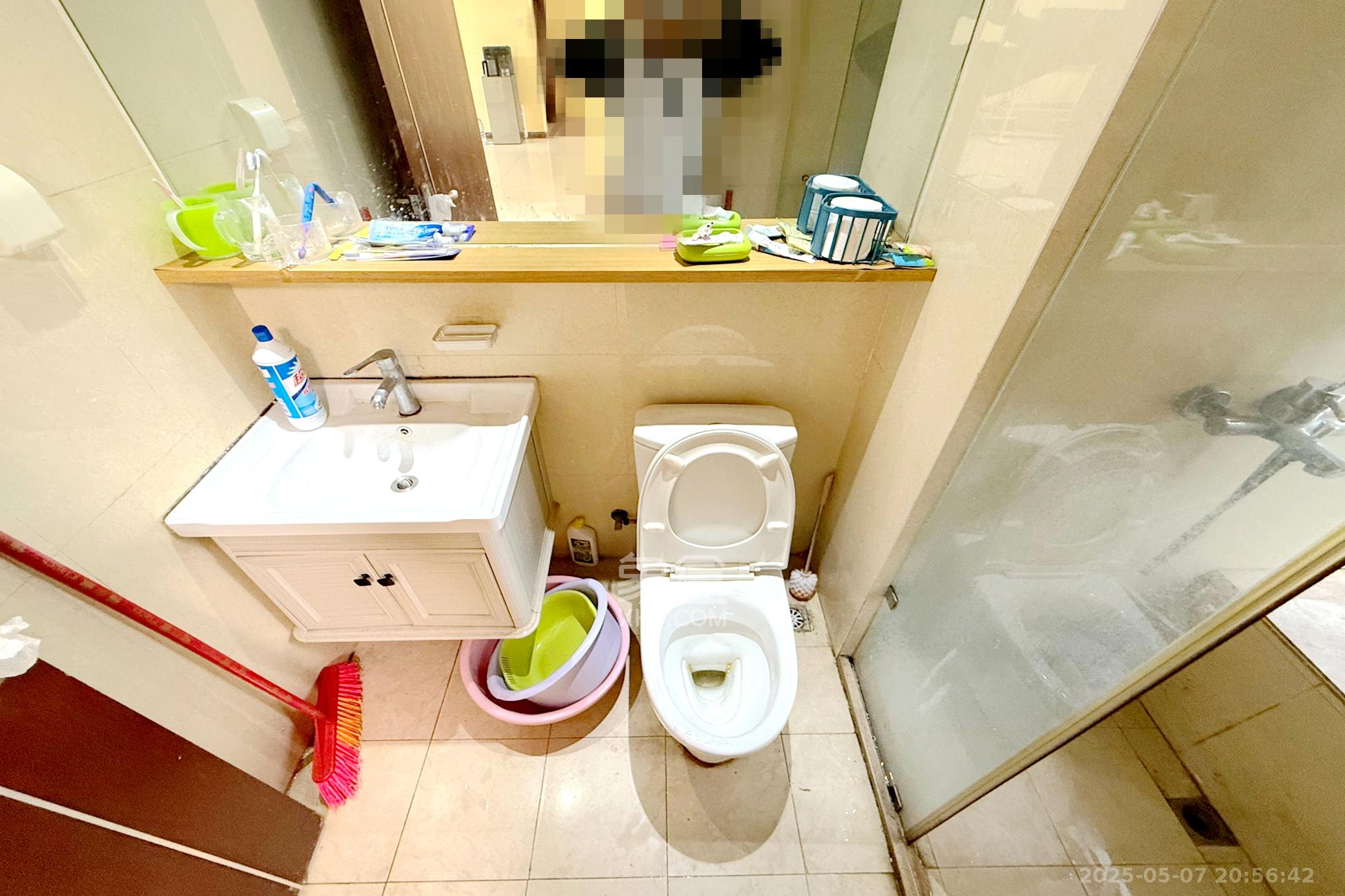 时代倾城一期  3室2厅2卫    78.0万 时代倾城一期  3室2厅2卫    78.0万卫生间