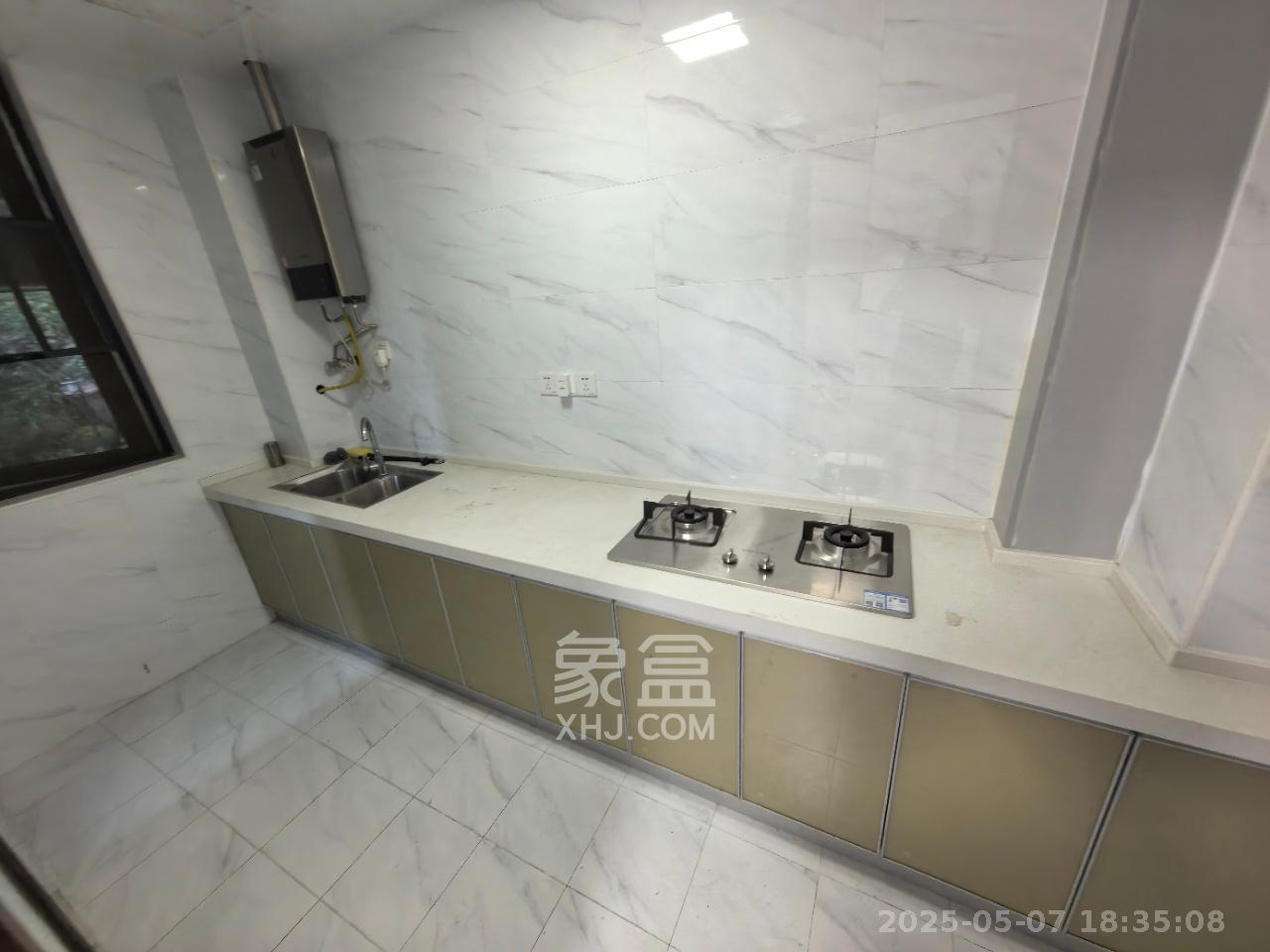 中建梅溪湖中心  4室2厅2卫   3900.00元/月室内图
