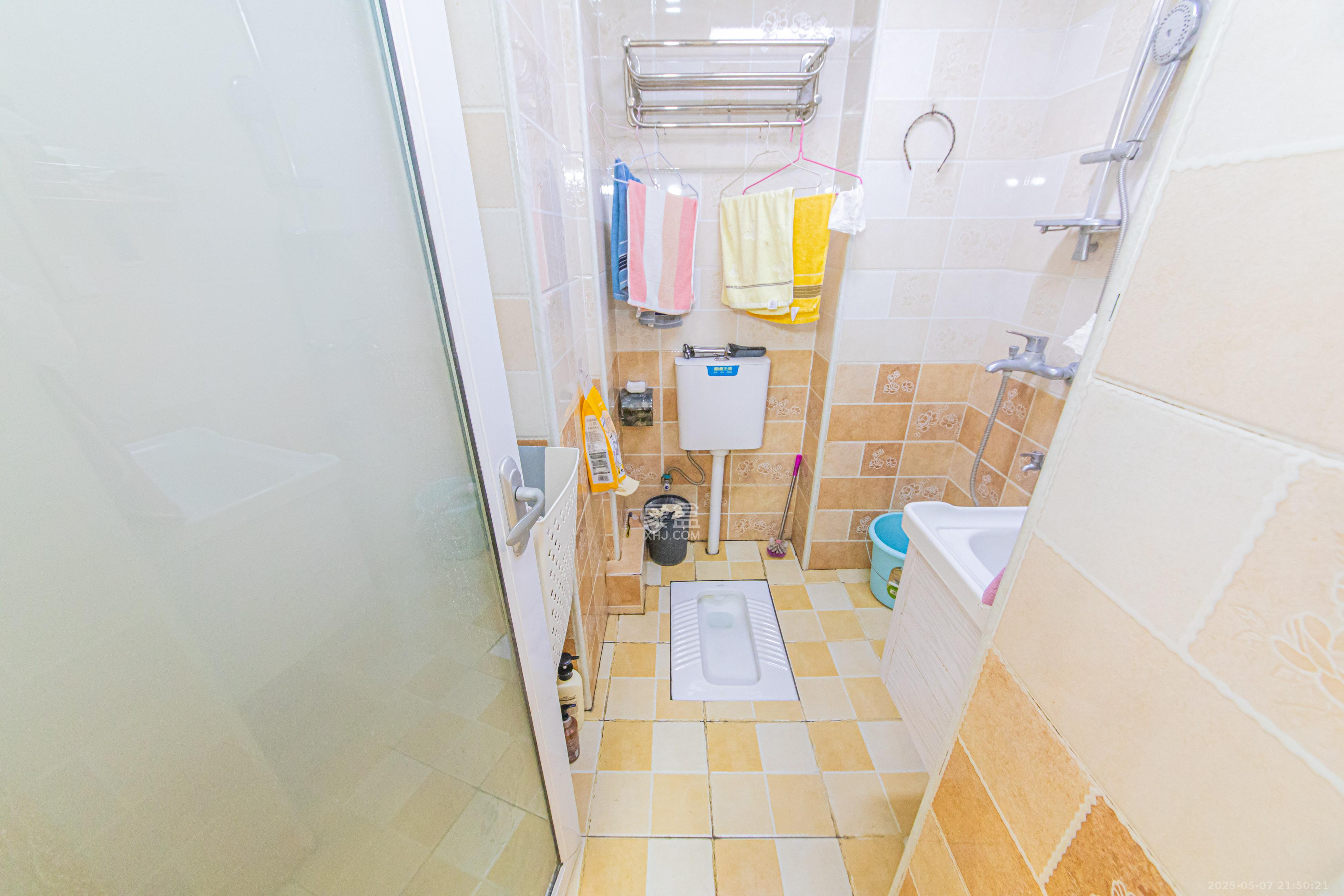 中建芙蓉嘉苑  2室1厅1卫    39.8万 中建芙蓉嘉苑  2室1厅1卫    39.8万卫生间