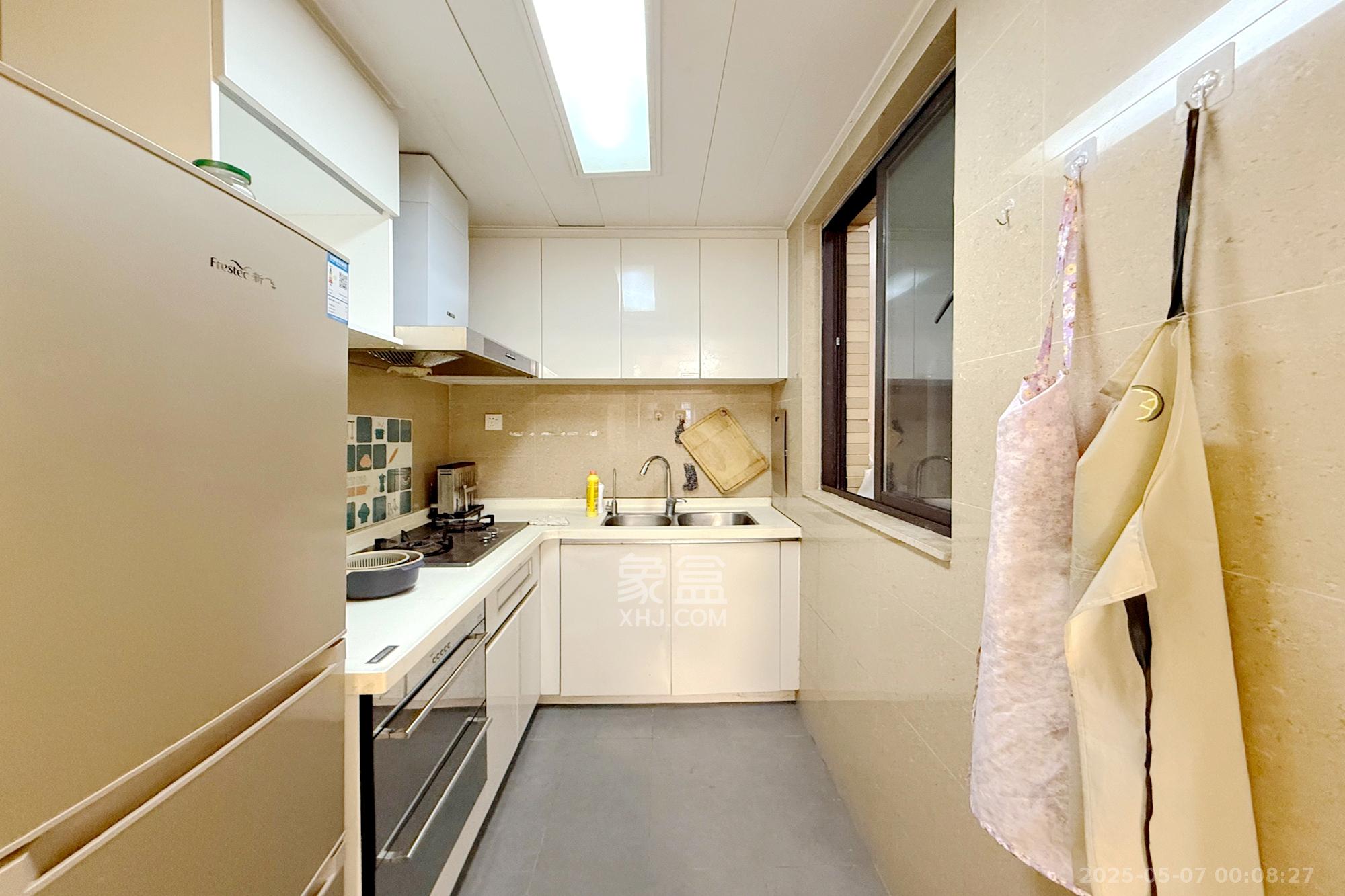 时代倾城一期 2室2厅1卫 65.0万 时代倾城一期 2室2厅1卫 65.0万厨房