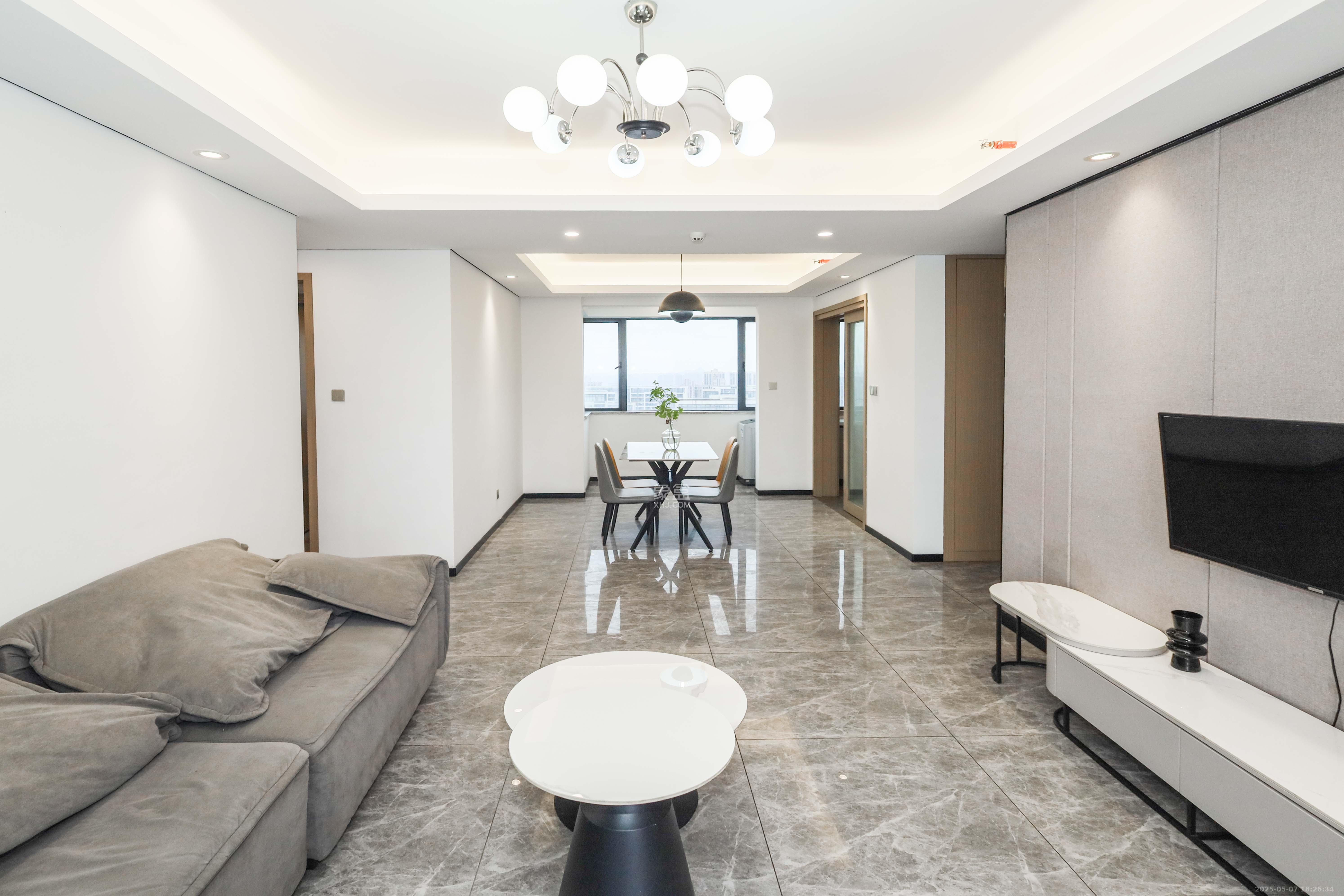 中国铁建湘语梅溪  4室2厅2卫    164.0万 中国铁建湘语梅溪  4室2厅2卫    164.0万客厅