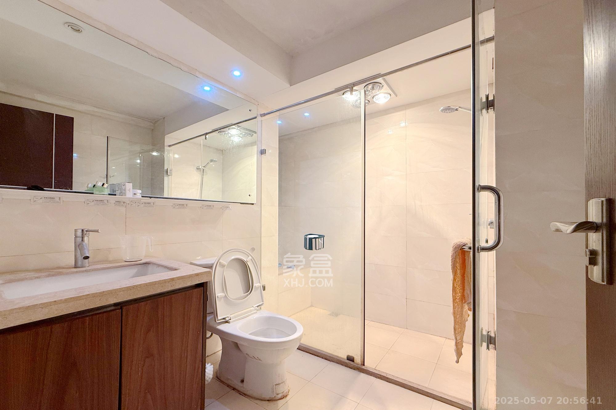 时代倾城一期  3室2厅2卫    78.0万 时代倾城一期  3室2厅2卫    78.0万卫生间