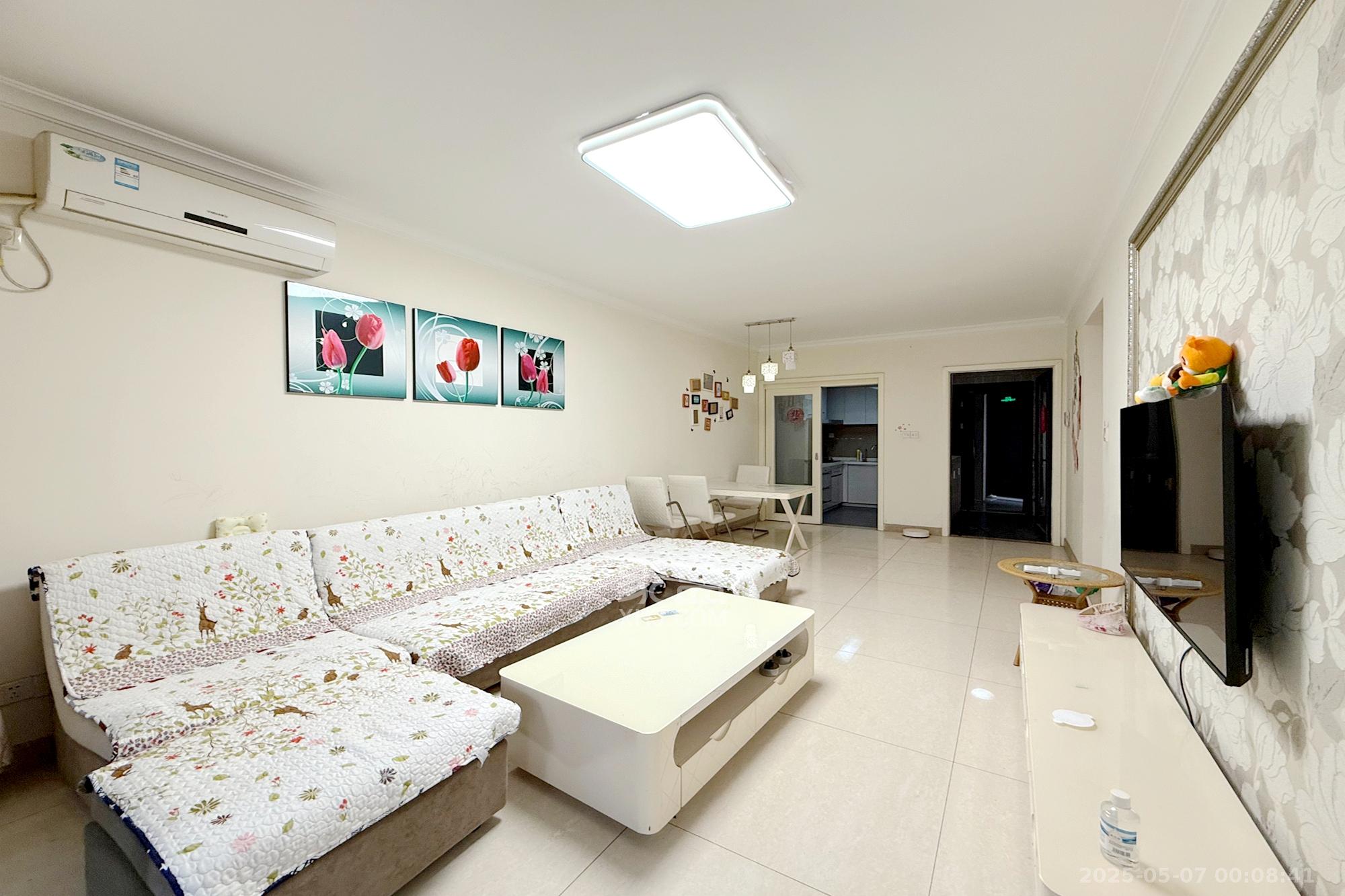 时代倾城一期 2室2厅1卫 65.0万 时代倾城一期 2室2厅1卫 65.0万客厅