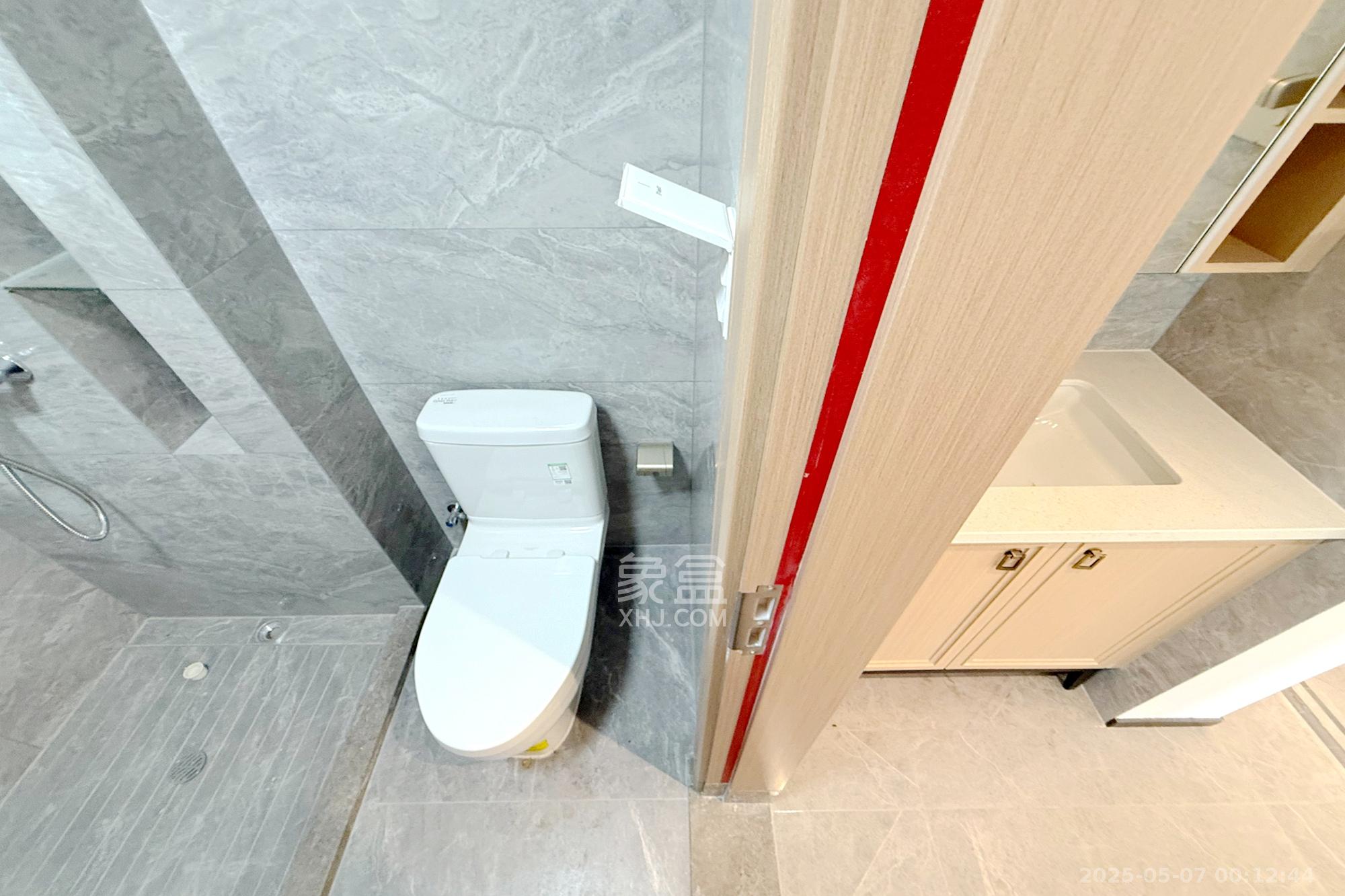 时代建发和著  3室2厅2卫    159.8万 时代建发和著  3室2厅2卫    159.8万卫生间