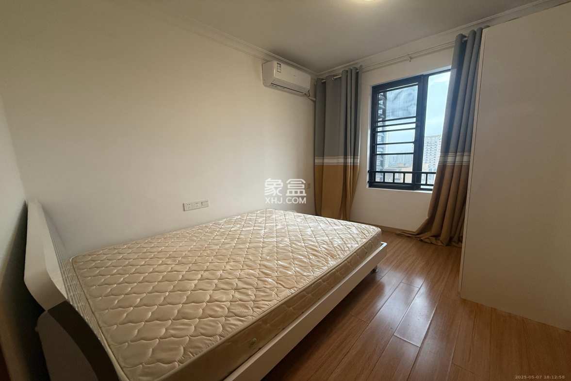 万科魅力之城  3室2厅2卫    2400.0元/月 万科魅力之城  3室2厅2卫    2400.0元/月室内图