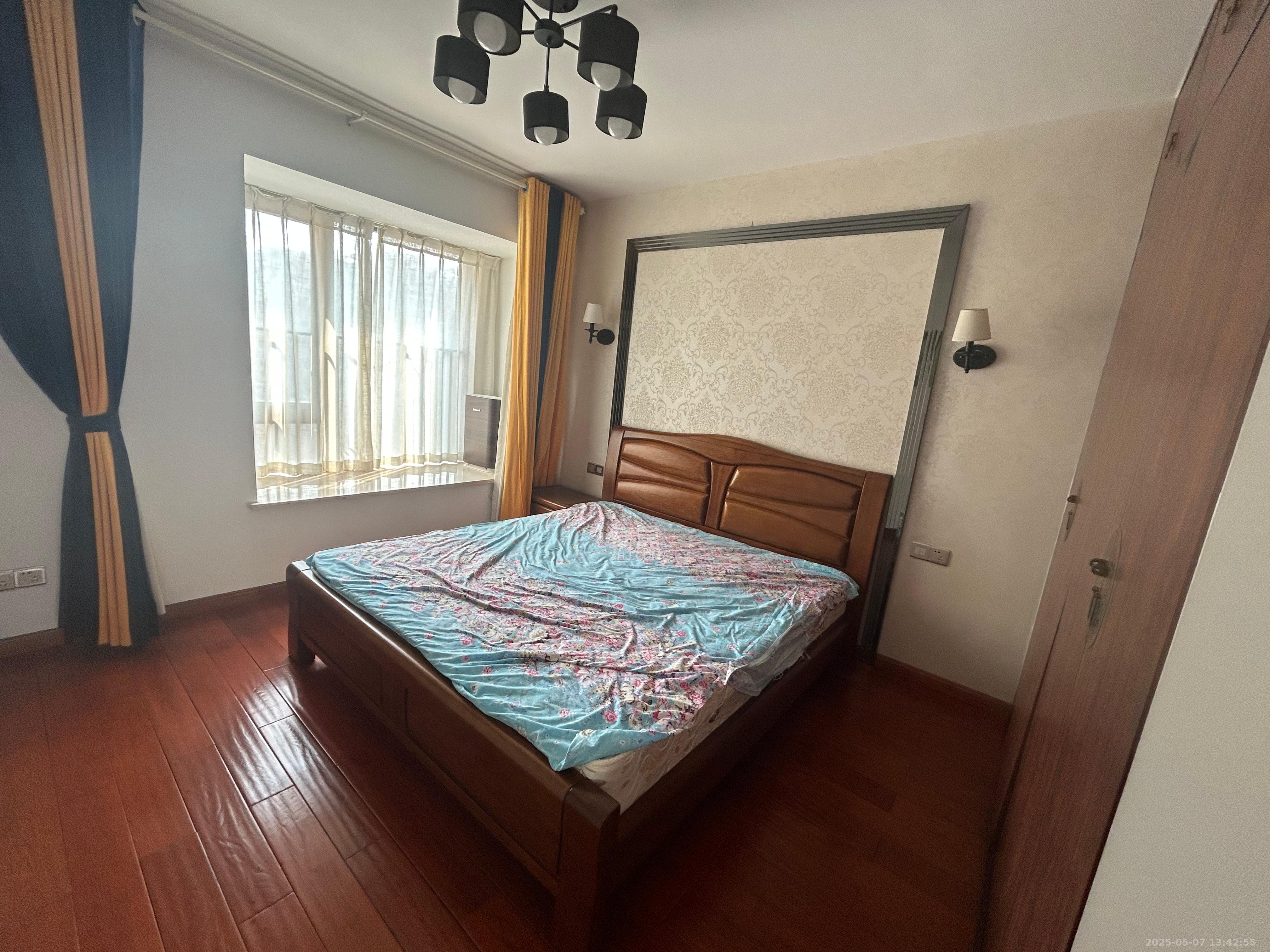 华润凤凰城三期 3室2厅2卫 2700.0元/月 华润凤凰城三期 3室2厅2卫 2700.0元/月室内图