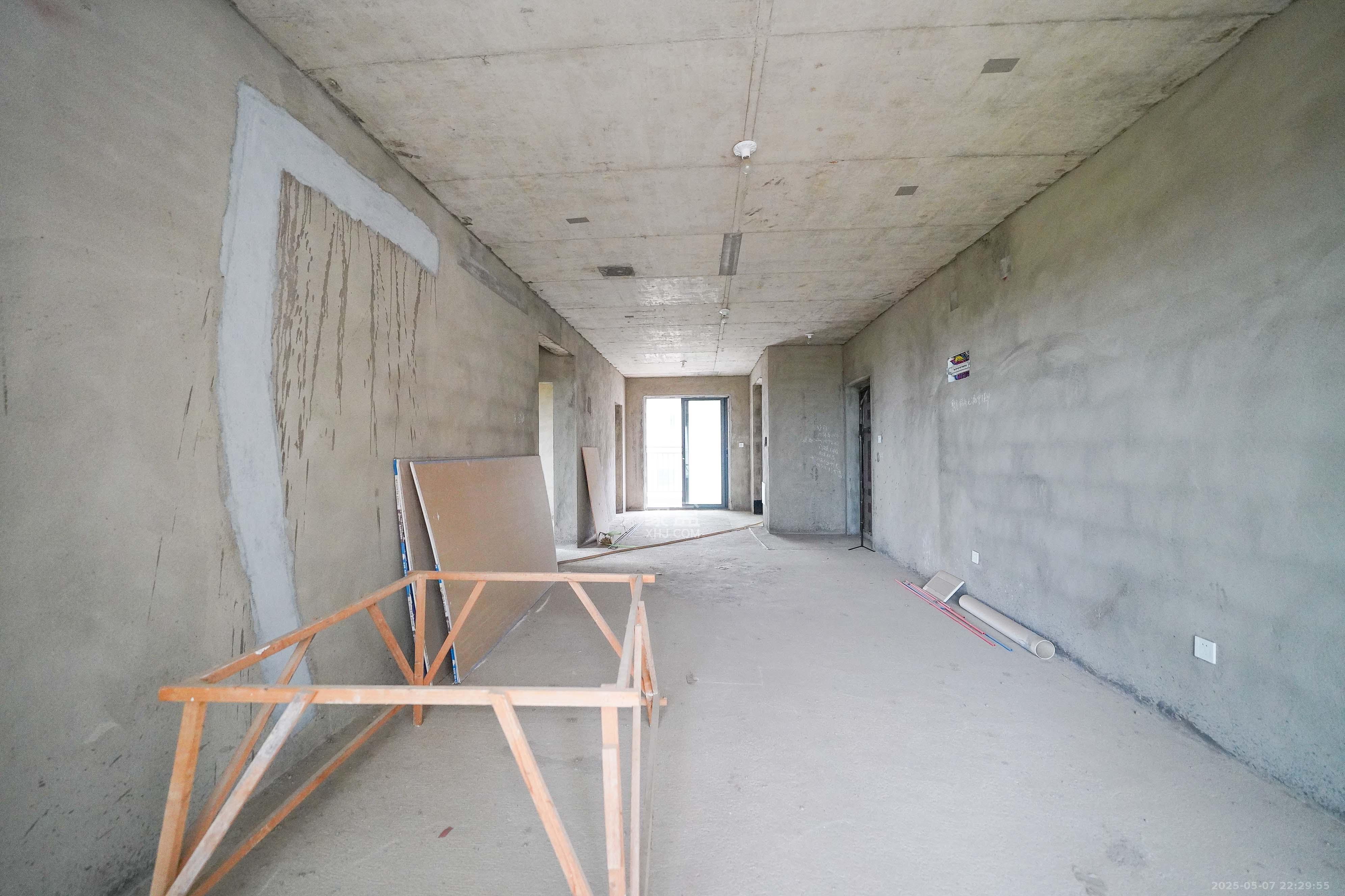 五矿万境蓝山 3室2厅2卫 118.0万 五矿万境蓝山 3室2厅2卫 118.0万客厅