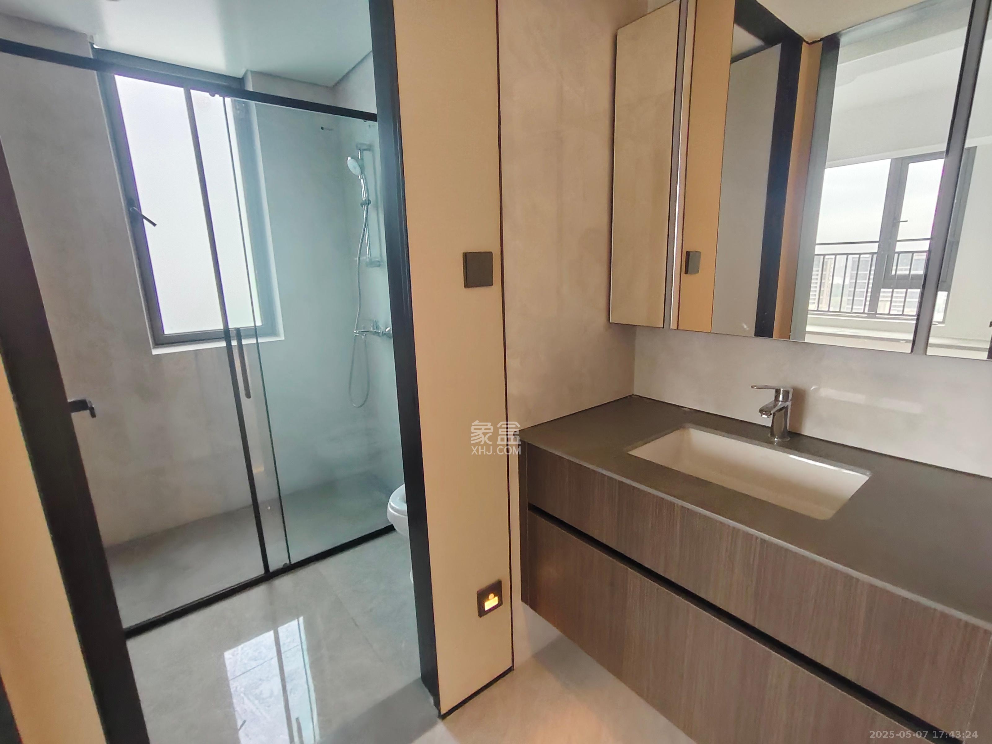 招商蛇口滨江境 4室2厅2卫 13000.0元/月 招商蛇口滨江境 4室2厅2卫 13000.0元/月室内图