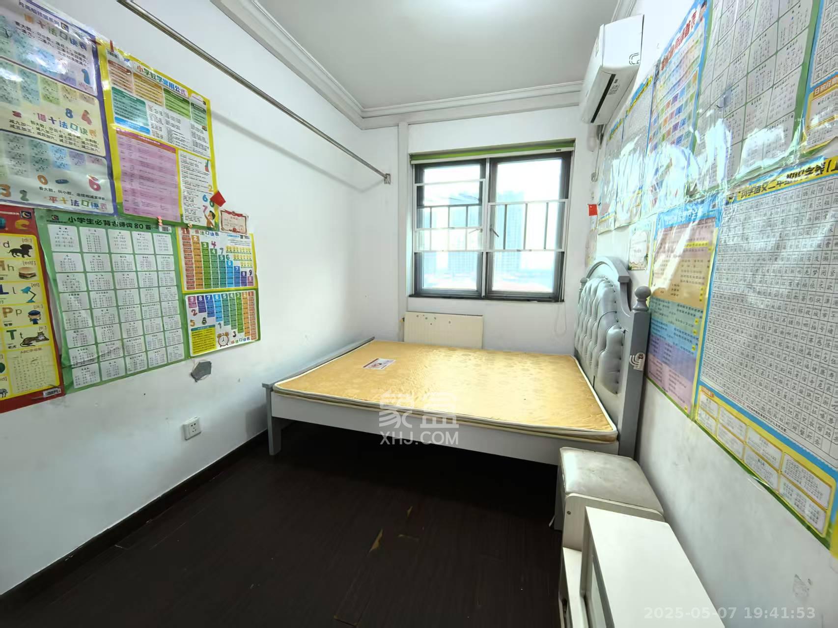 珠江花城一期桂苑  3室2厅2卫    2300.0元/月 珠江花城一期桂苑  3室2厅2卫    2300.0元/月室内图