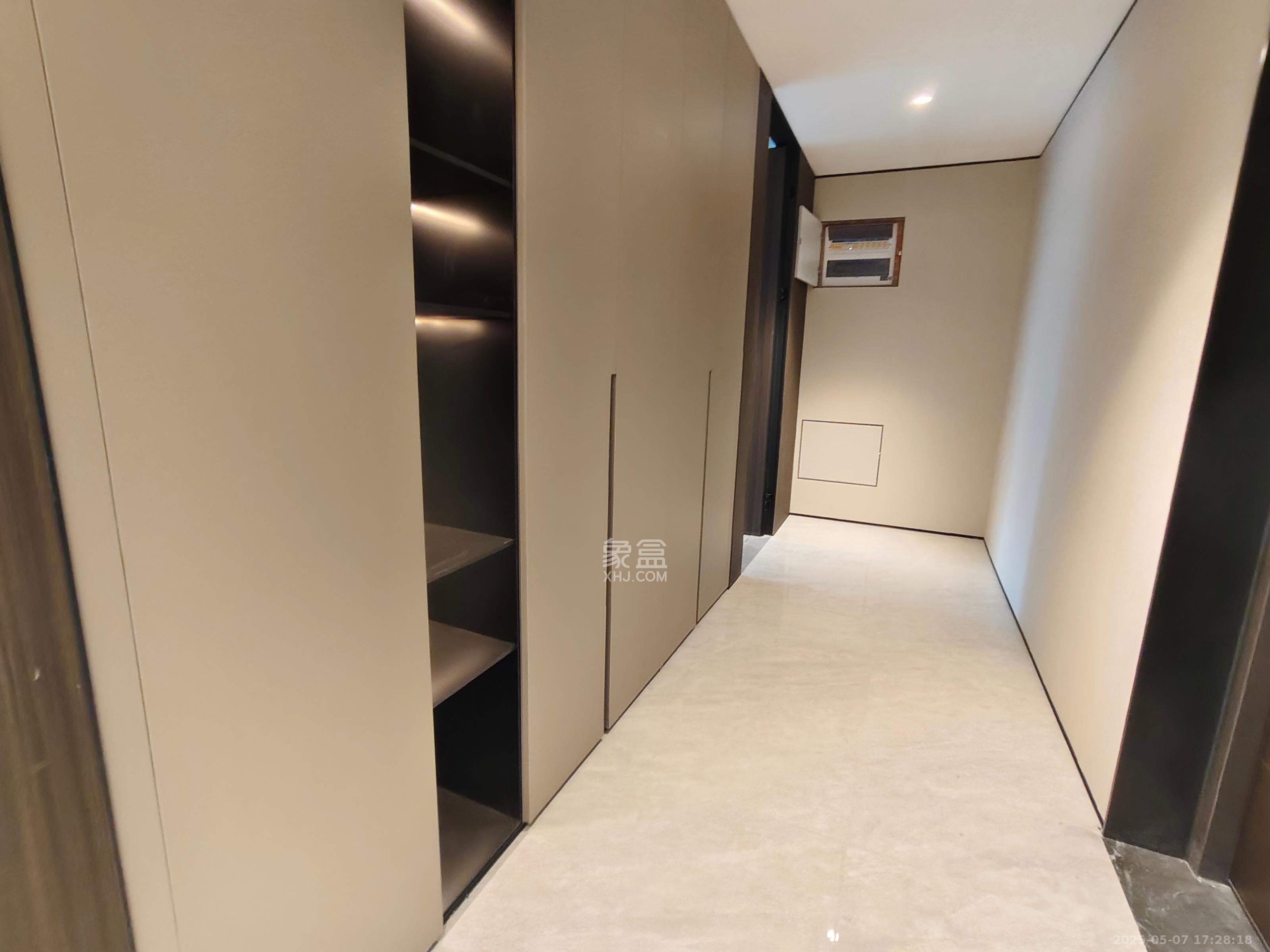 招商蛇口滨江境  5室2厅3卫   12000.00元/月室内图