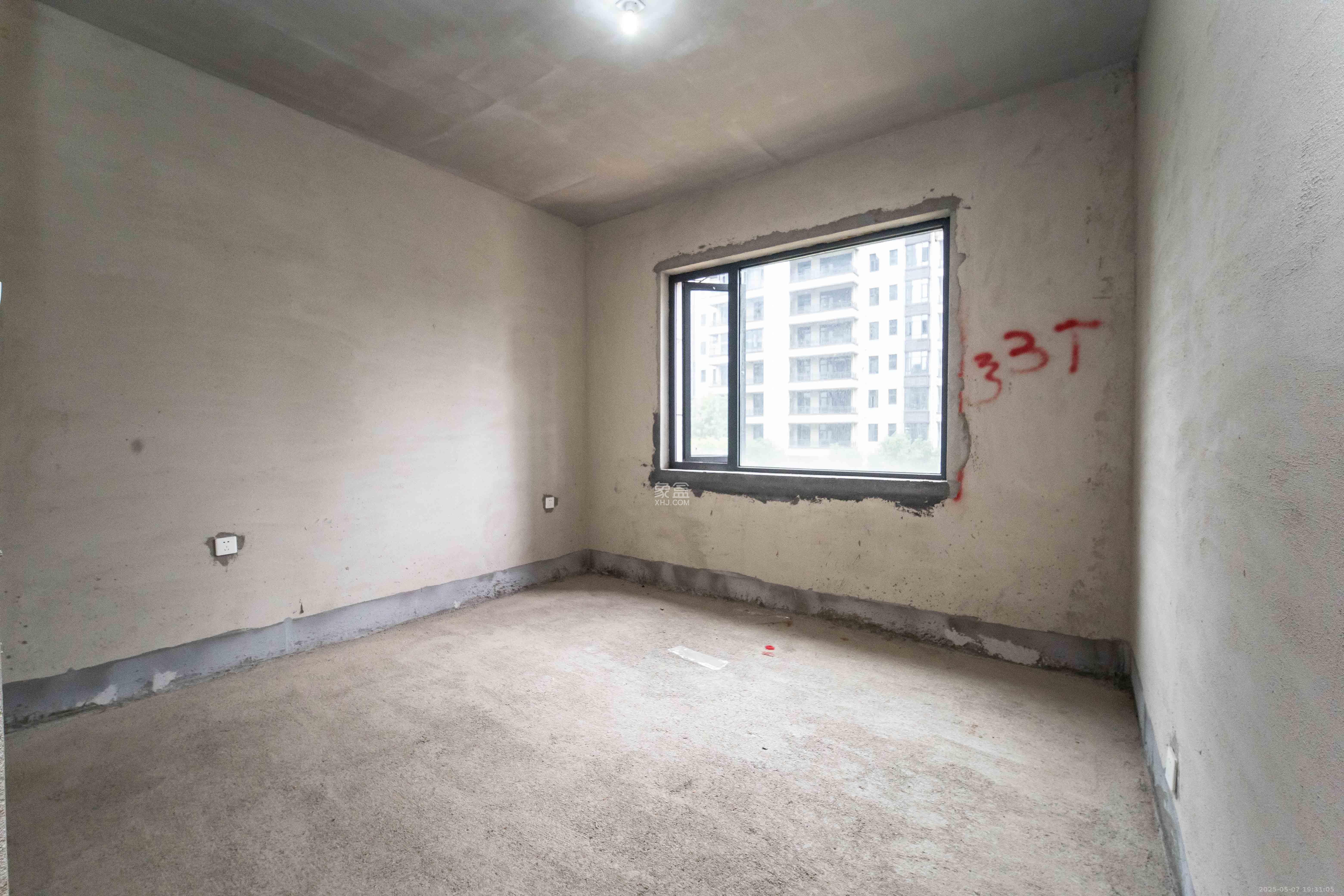 宝能公馆(美联天骄城五期) 4室2厅2卫 175.0万 宝能公馆(美联天骄城五期) 4室2厅2卫 175.0万卧室