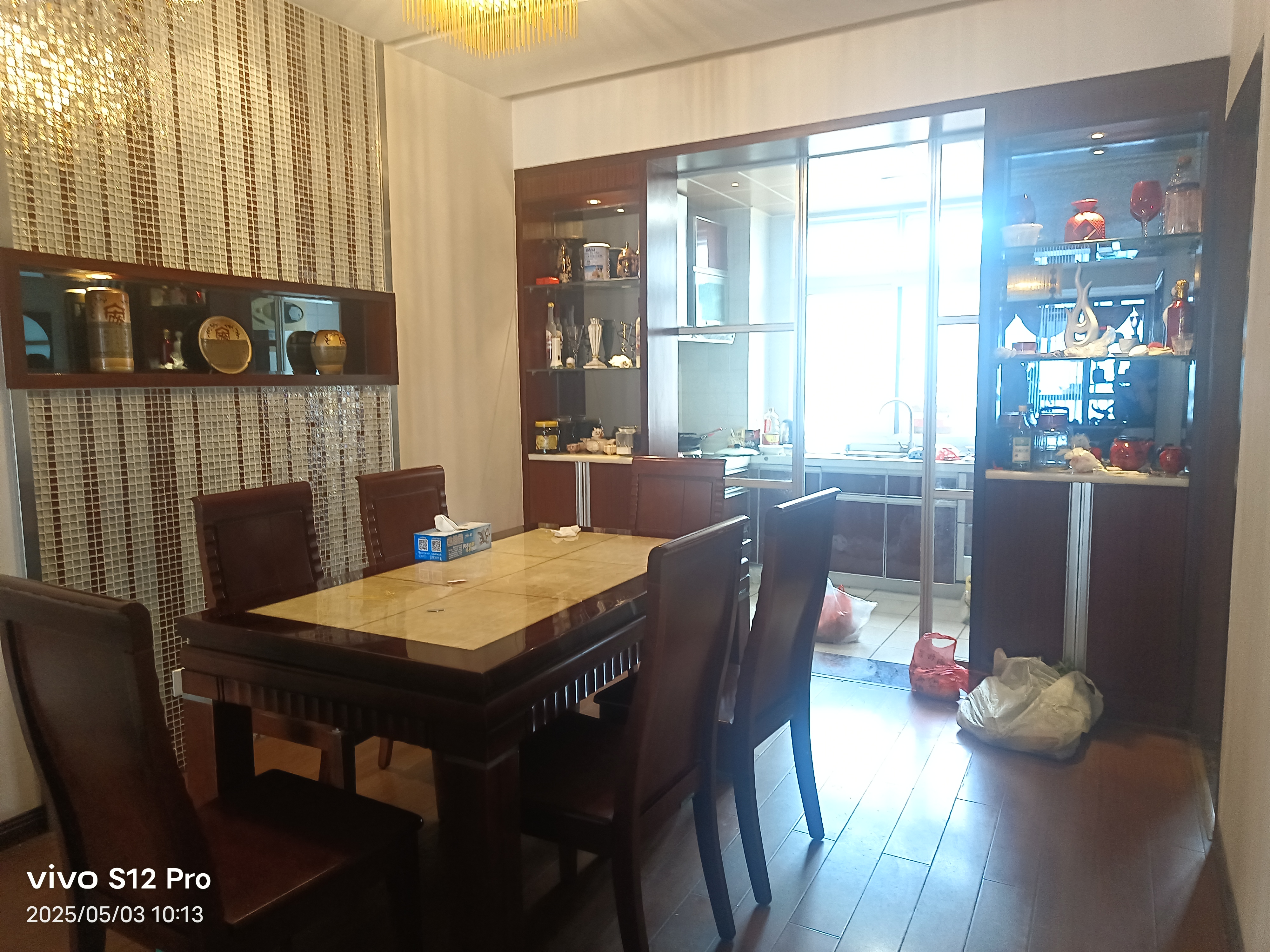 湘中园 1室0厅0卫 75.8万 湘中园 1室0厅0卫 75.8万客厅