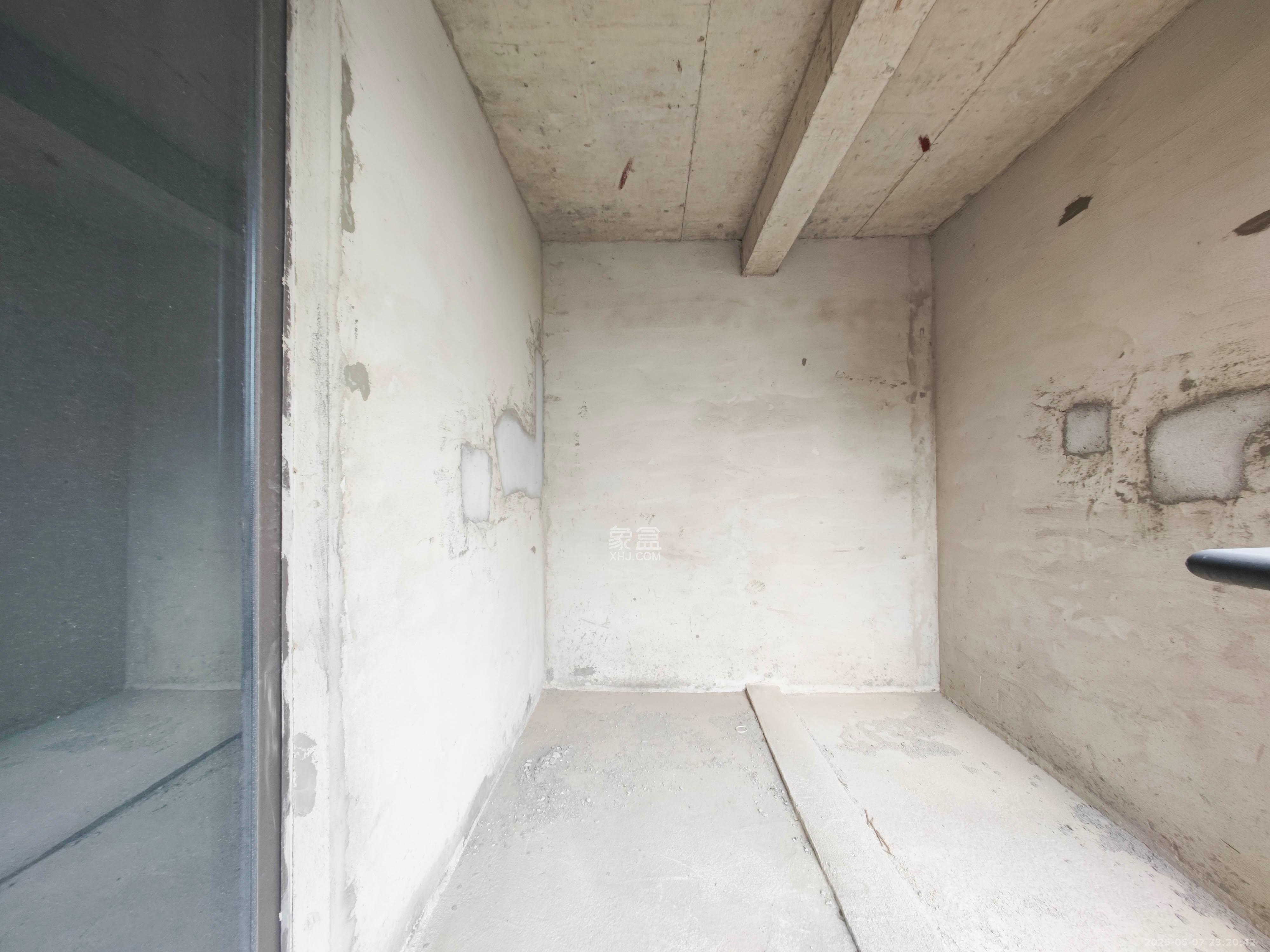 云开壹品樾玺 5室2厅2卫 126.0万 云开壹品樾玺 5室2厅2卫 126.0万阳台