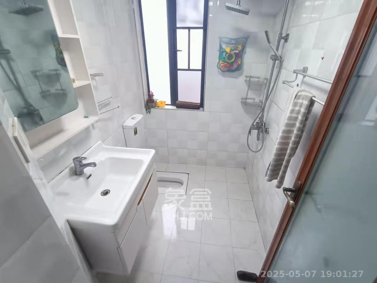 兴威帕克水岸 2室2厅1卫 2200.0元/月 兴威帕克水岸 2室2厅1卫 2200.0元/月室内图