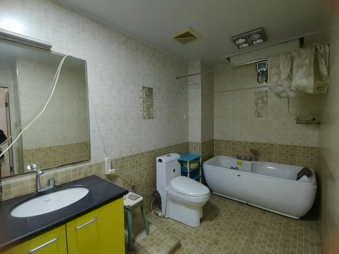 三星龙园 4室2厅2卫 59.0万 三星龙园 4室2厅2卫 59.0万客厅