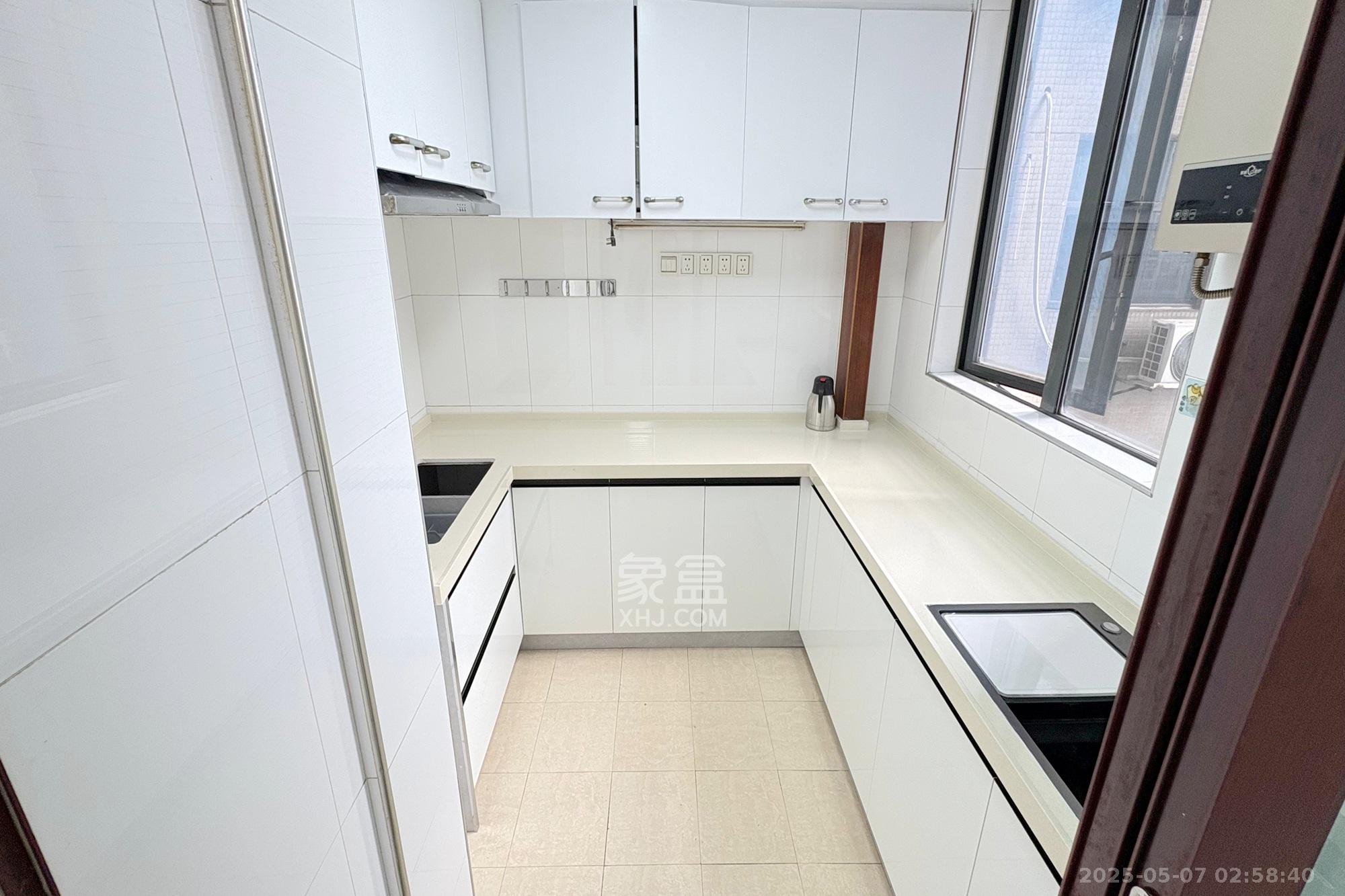 五一大道202(中环壹世界)  3室2厅1卫    112.0万 五一大道202(中环壹世界)  3室2厅1卫    112.0万厨房