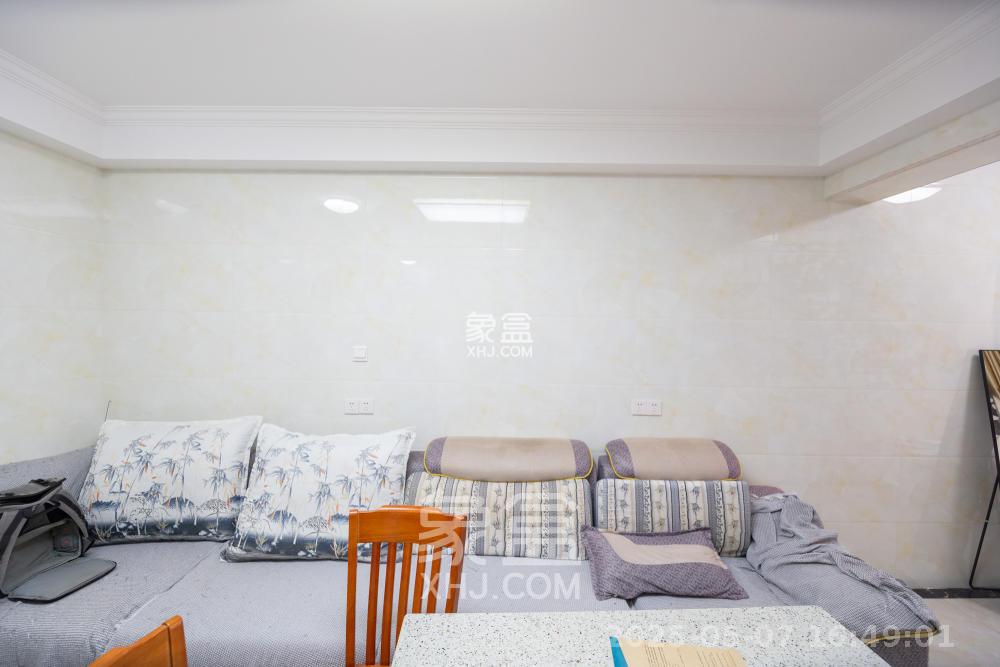 长房半岛蓝湾(观山月) 2室2厅1卫 1700.0元/月 长房半岛蓝湾(观山月) 2室2厅1卫 1700.0元/月室内图