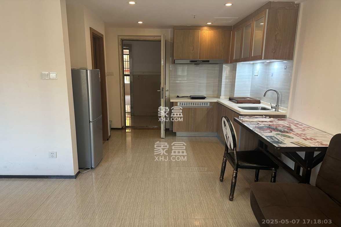 奥林匹克花园贡院三期  1室1厅1卫    1500.0元/月 奥林匹克花园贡院三期  1室1厅1卫    1500.0元/月室内图