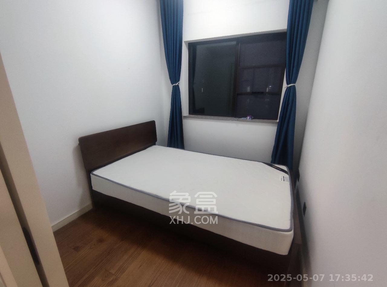 万科金色梦想C区  4室2厅2卫   4000.00元/月室内图