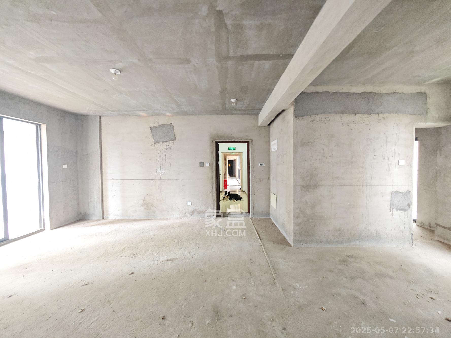 中建嘉和城  4室2厅2卫   115.00万客厅