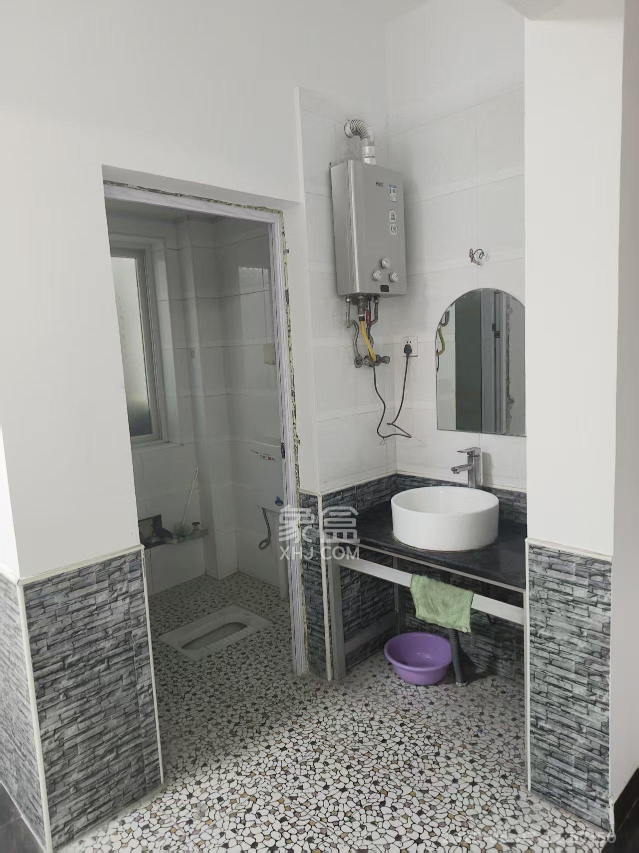 楚天中苑 3室2厅2卫 1700.0元/月 楚天中苑 3室2厅2卫 1700.0元/月室内图