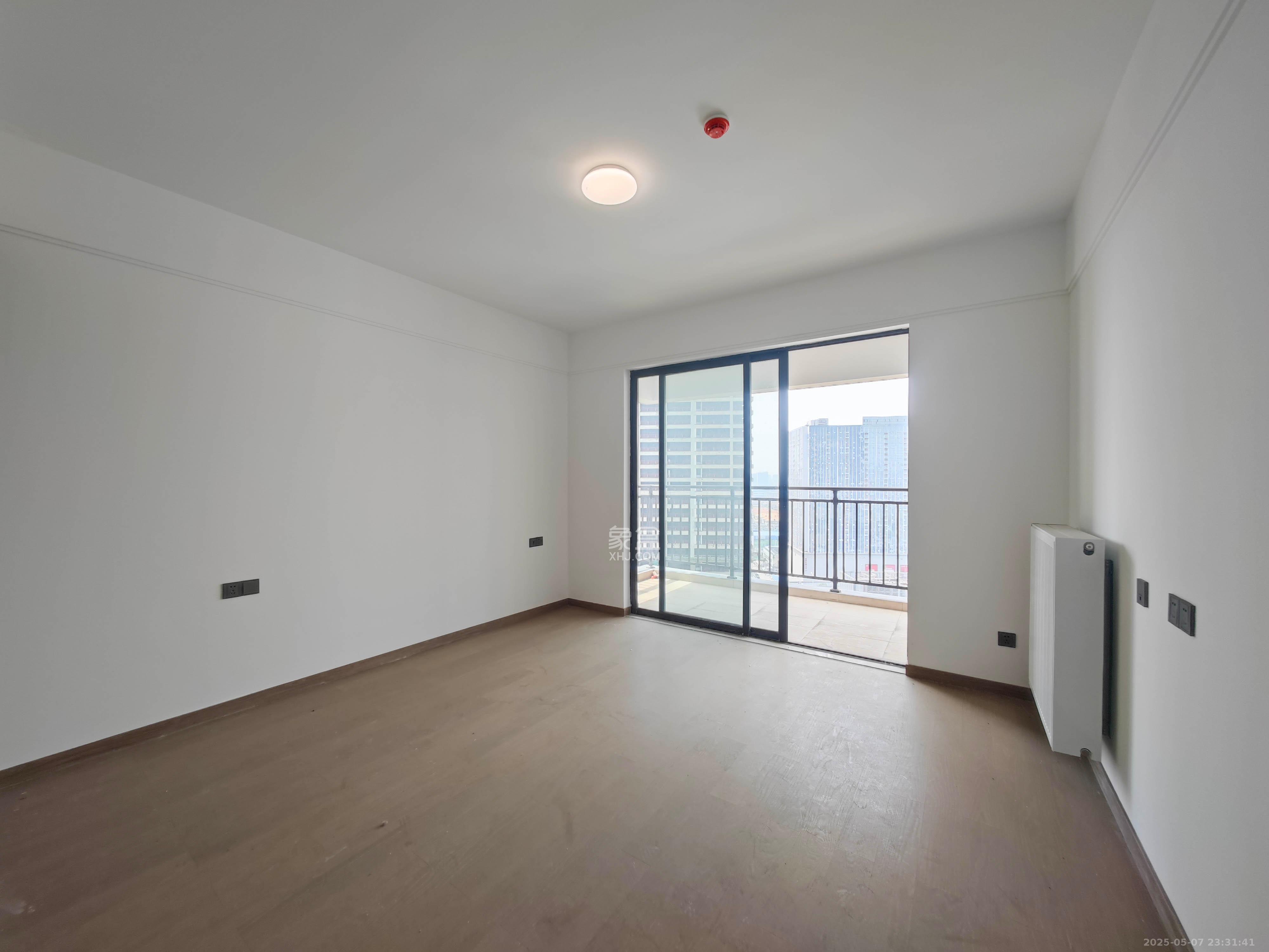 长房星城天地  4室2厅2卫    298.0万 长房星城天地  4室2厅2卫    298.0万卧室