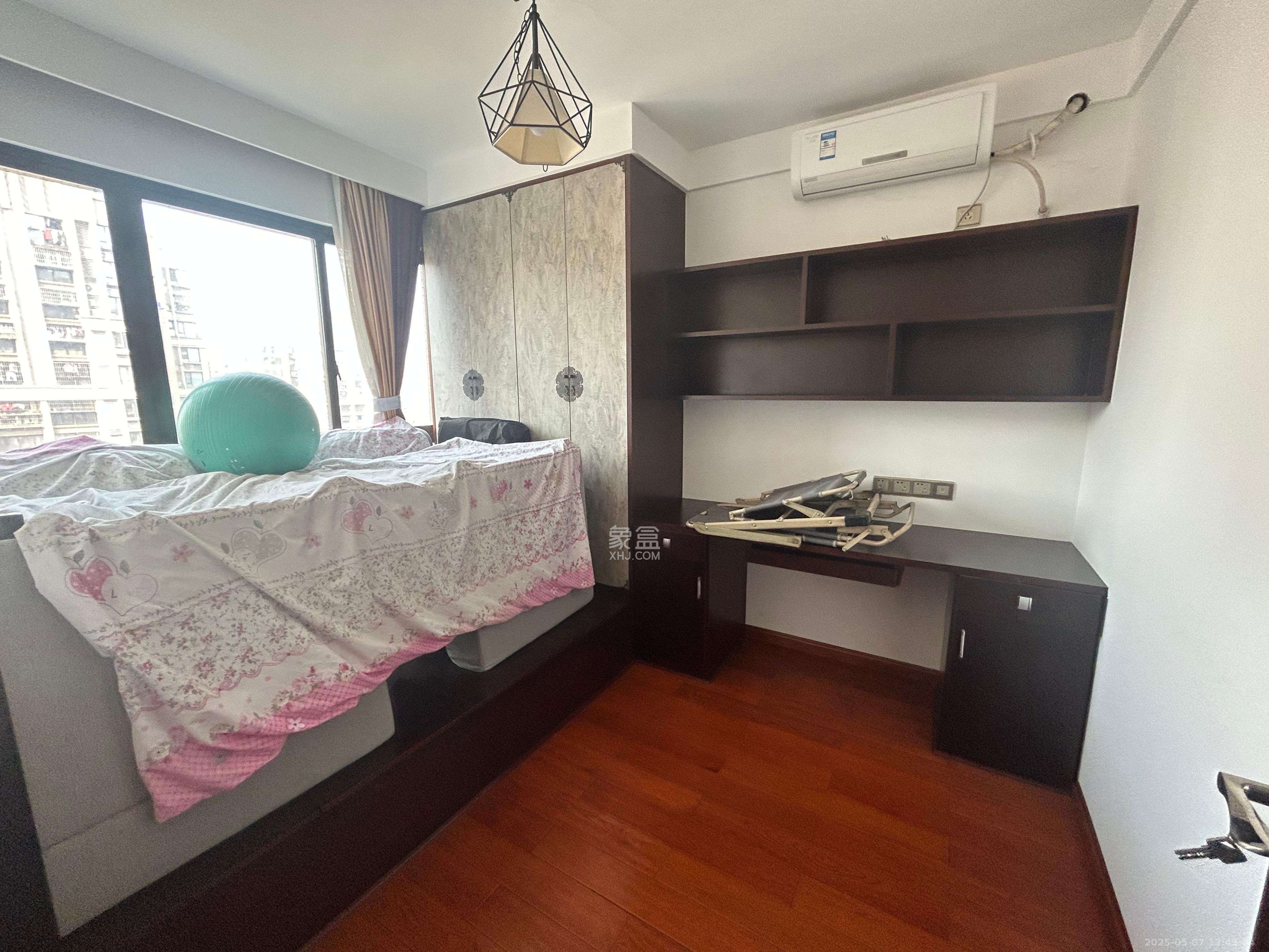 华润凤凰城三期 3室2厅2卫 2700.0元/月 华润凤凰城三期 3室2厅2卫 2700.0元/月室内图