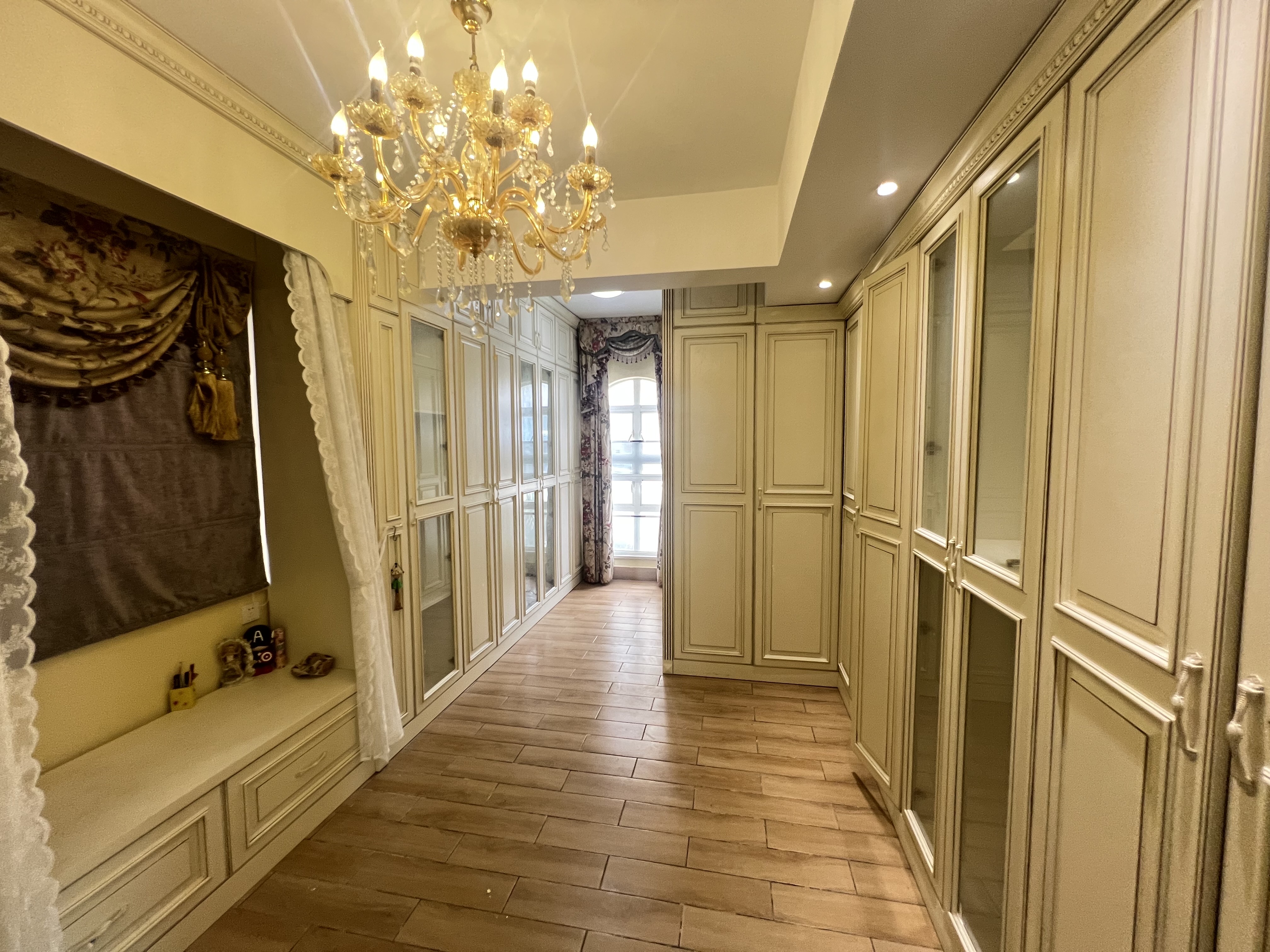 今典别墅 8室3厅3卫 25000.0元/月 今典别墅 8室3厅3卫 25000.0元/月室内图