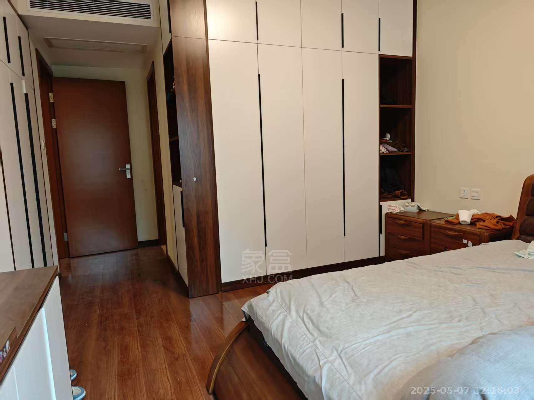 晋合湘水湾三期  3室2厅2卫   3200.00元/月户型图