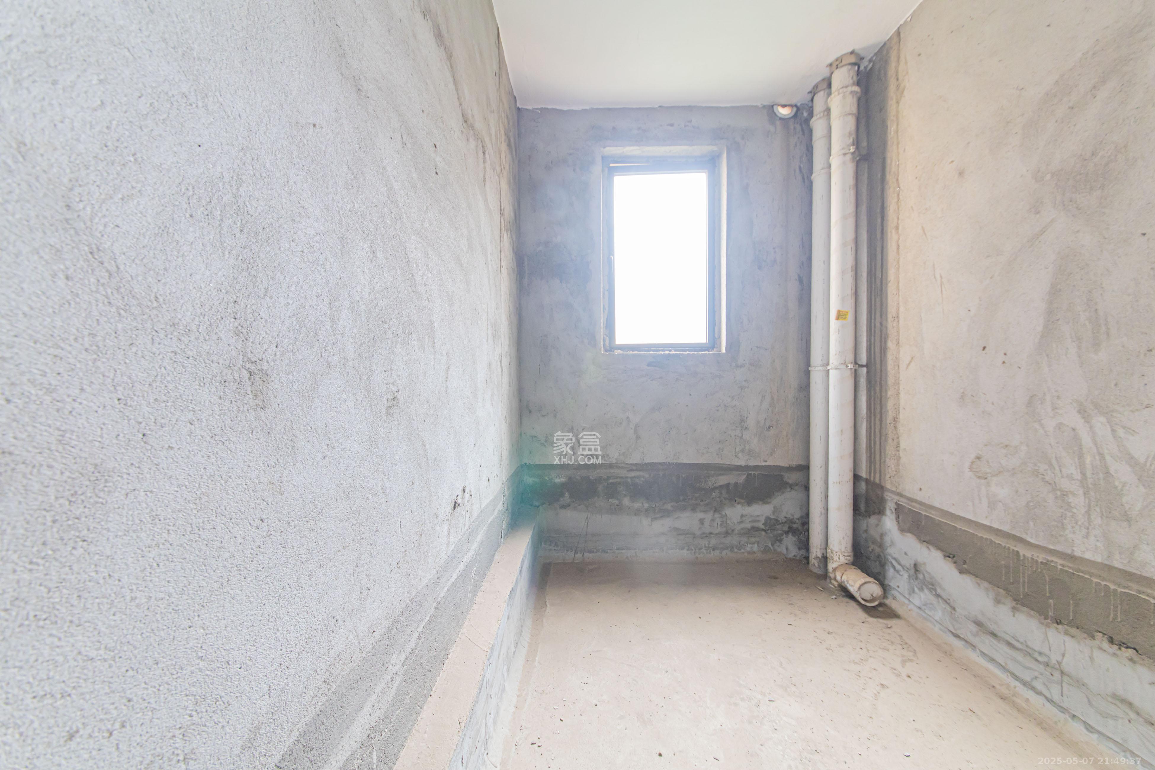 中建芙蓉嘉苑 3室2厅2卫 113.0万 中建芙蓉嘉苑 3室2厅2卫 113.0万卫生间