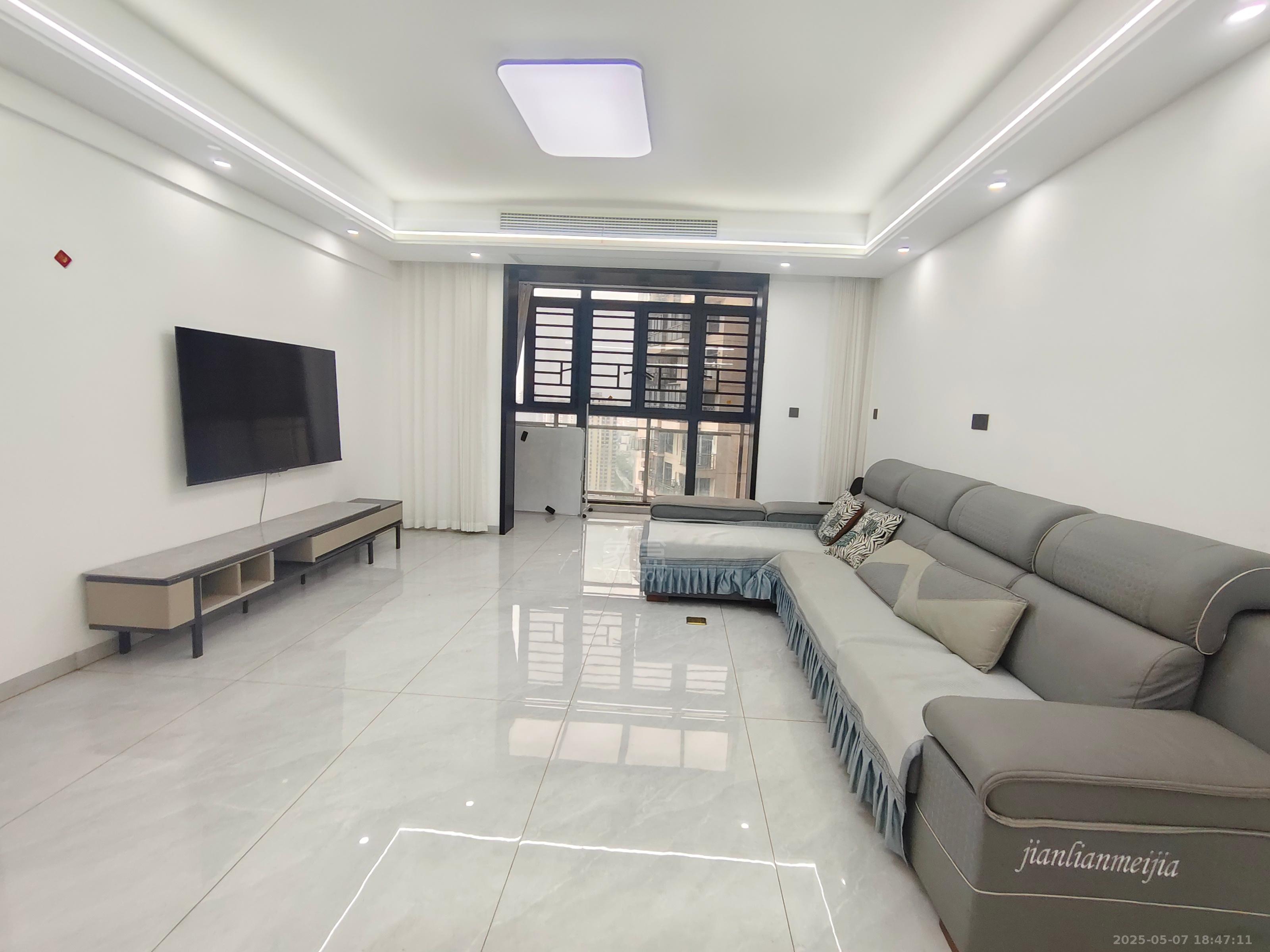 银泰财富广场 4室2厅2卫 2700.0元/月 银泰财富广场 4室2厅2卫 2700.0元/月室内图