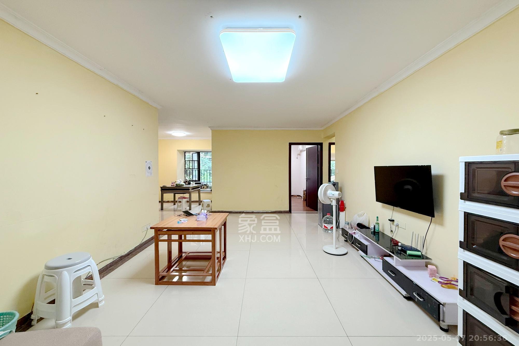 时代倾城一期  3室2厅2卫    78.0万 时代倾城一期  3室2厅2卫    78.0万客厅