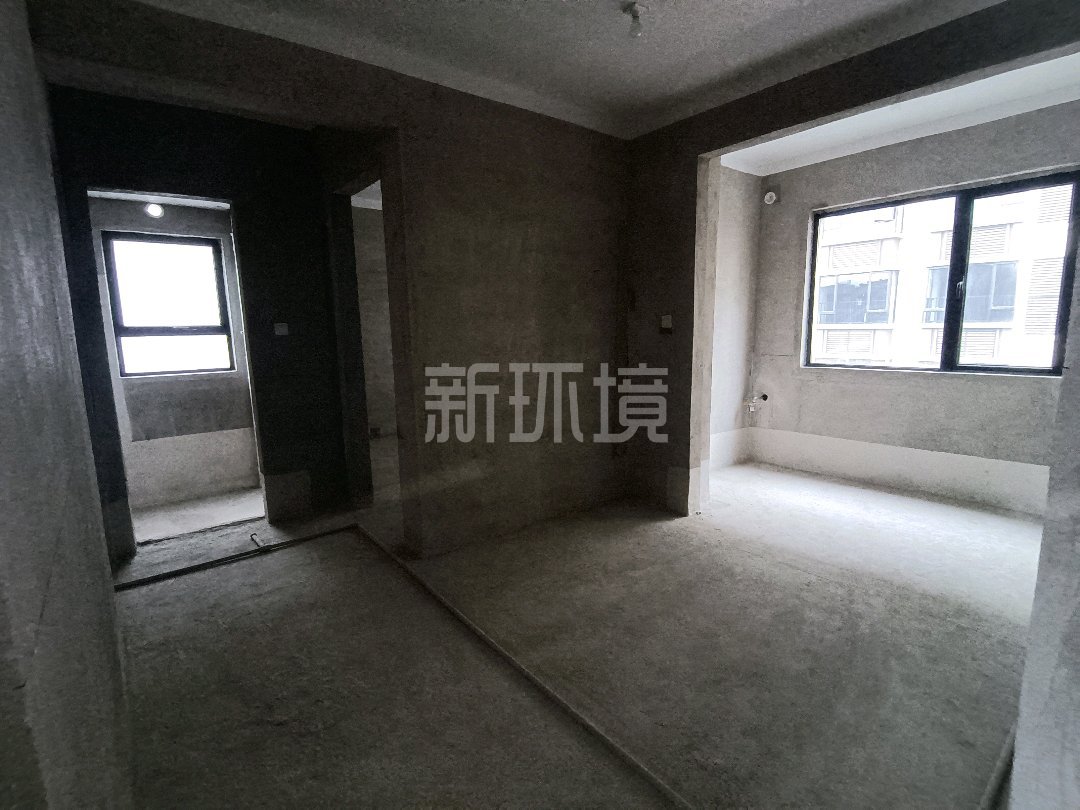 荣盛华府  4室2厅2卫   110.00万客厅
