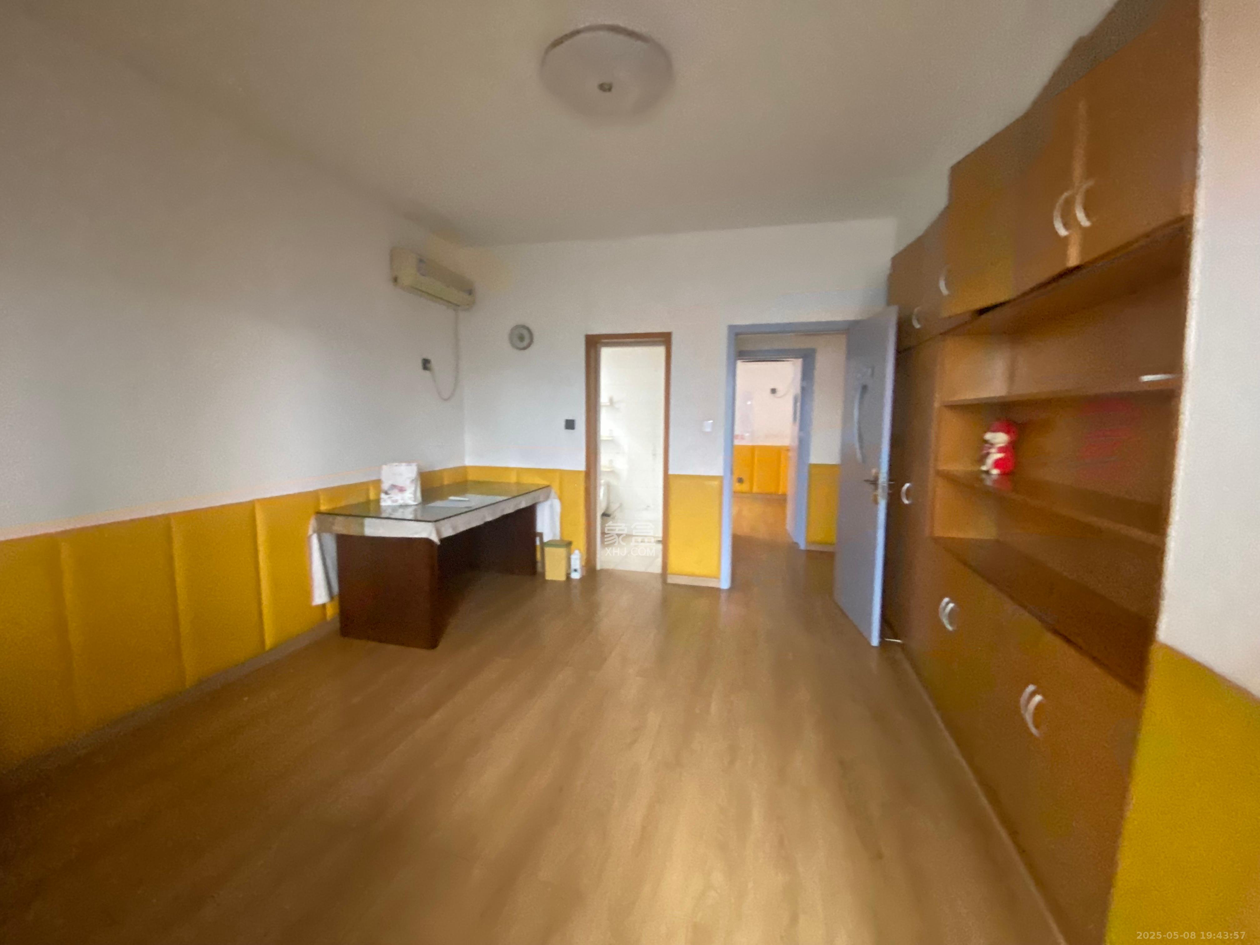 嘉盛逸林园(新合村综合楼) 3室2厅2卫 2500.0元/月 嘉盛逸林园(新合村综合楼) 3室2厅2卫 2500.0元/月室内图