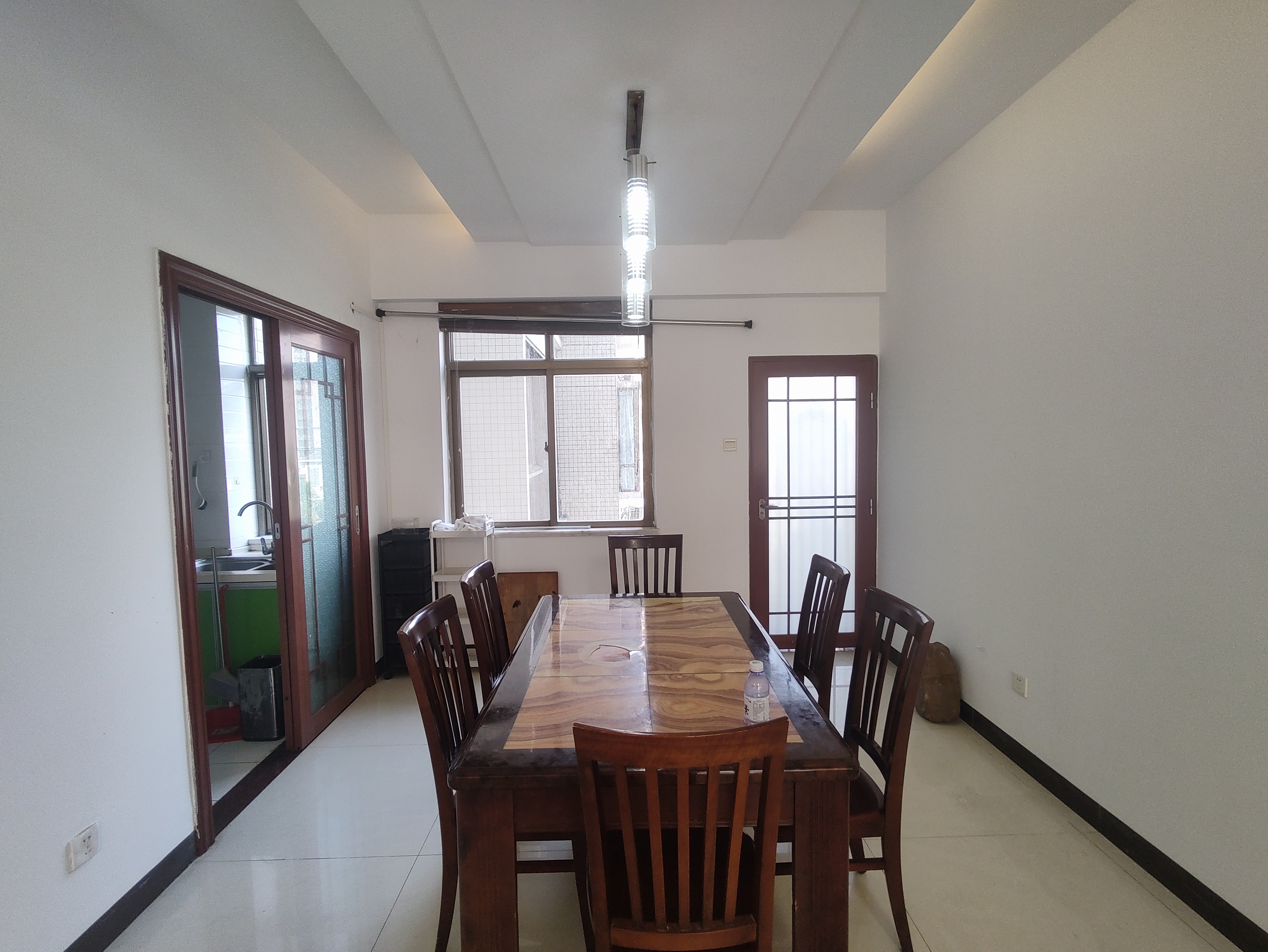 警苑 5室2厅3卫 4000.0元/月 警苑 5室2厅3卫 4000.0元/月室内图