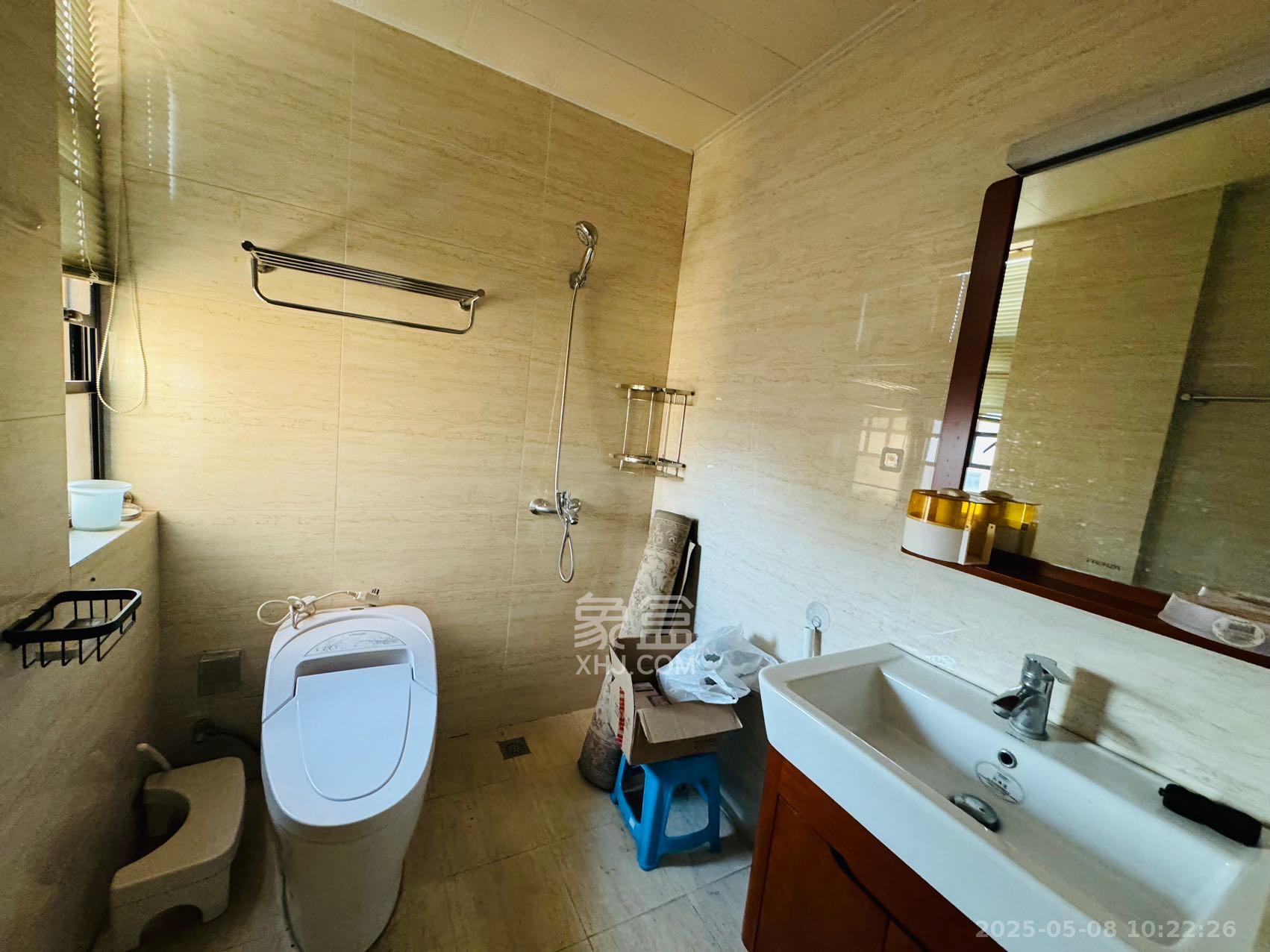 德润小区(丰升德润小区) 4室2厅2卫 4000.0元/月 德润小区(丰升德润小区) 4室2厅2卫 4000.0元/月室内图