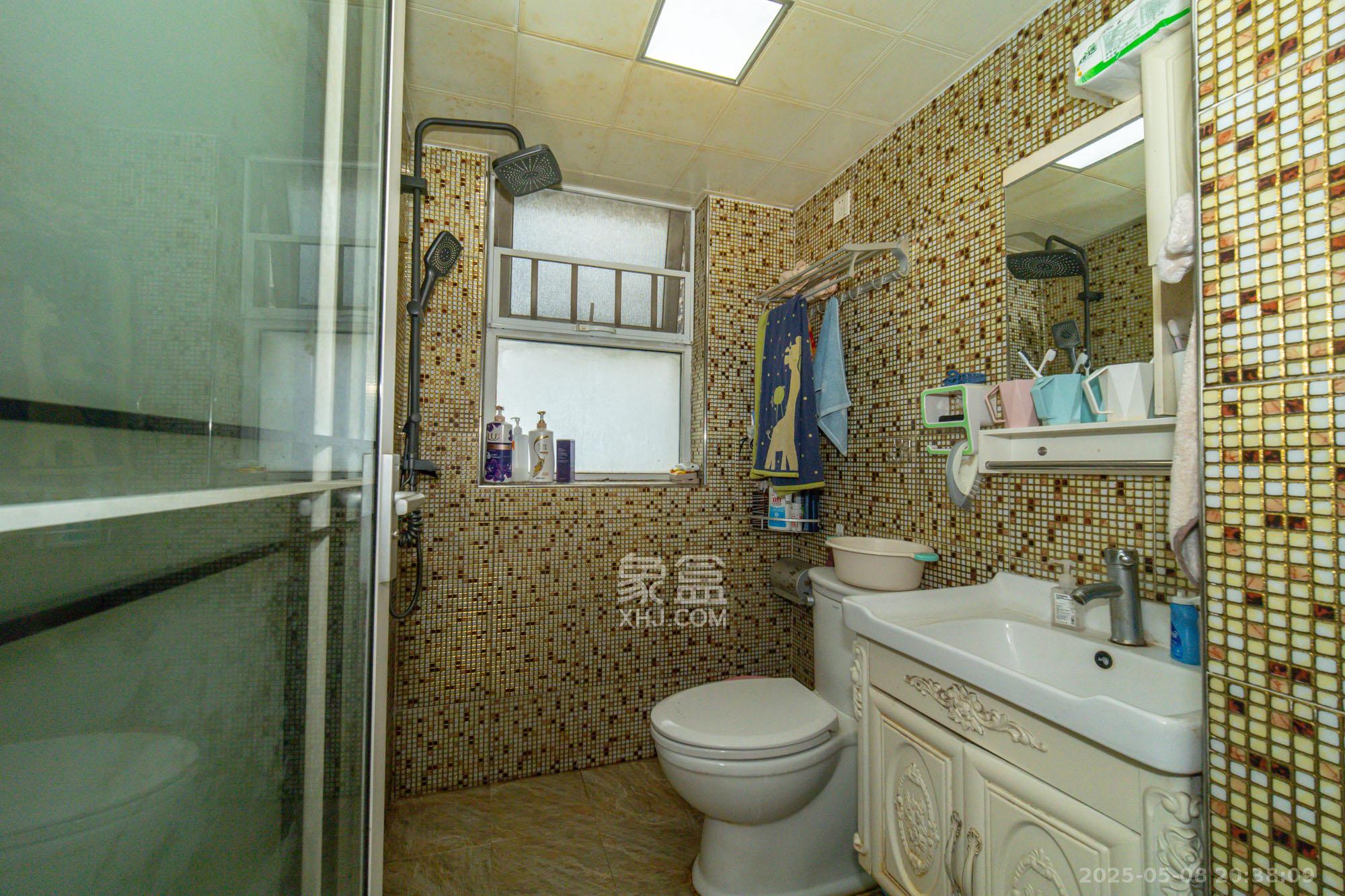 金科时代中心 2室2厅1卫 49.8万 金科时代中心 2室2厅1卫 49.8万卫生间