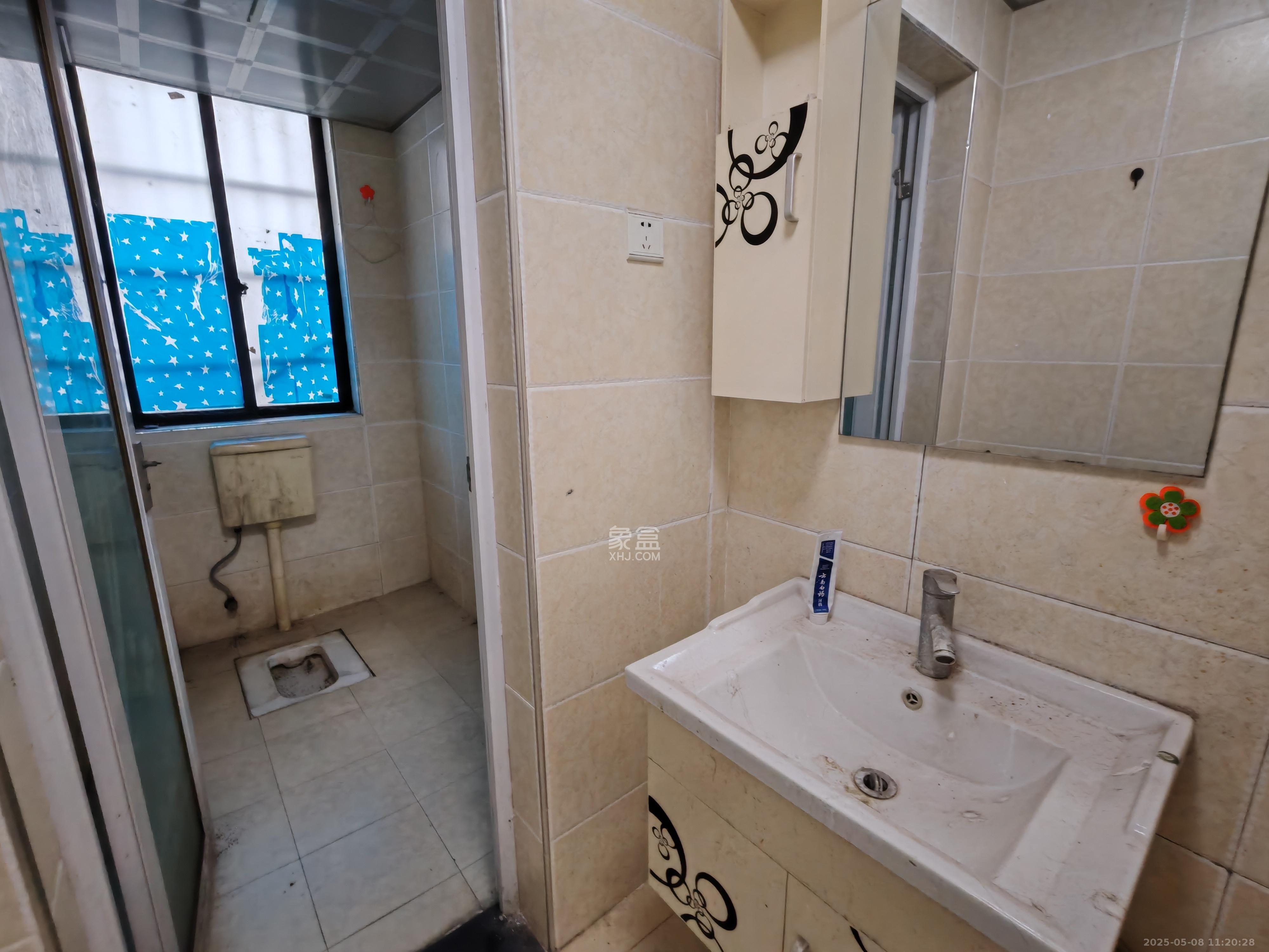 凯姆国际 3室2厅2卫 2000.0元/月 凯姆国际 3室2厅2卫 2000.0元/月室内图