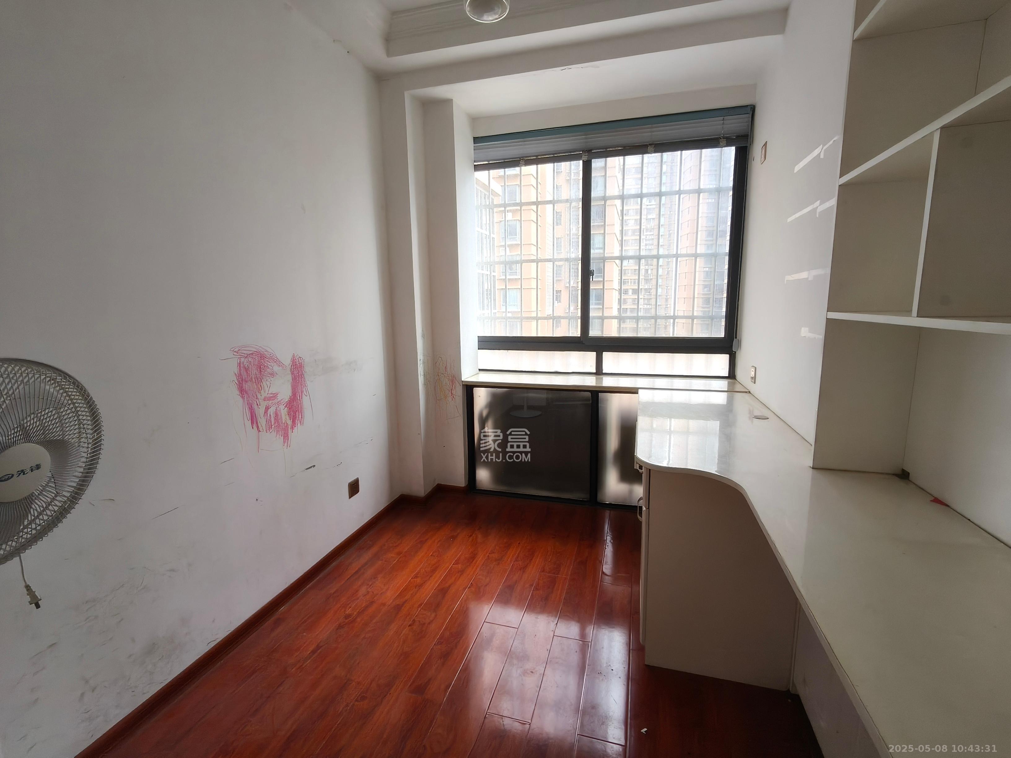 紫华郡 4室2厅2卫 2300.0元/月 紫华郡 4室2厅2卫 2300.0元/月室内图